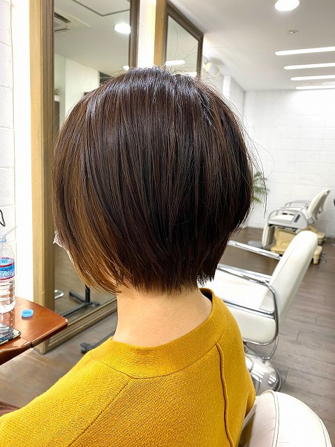 学芸大学美容室に,Hair Esthe Hi-Deはあります。学芸大学美容院にも、Hair Esthe Hi-Deはあります。Hair Esthe Hi-Deは目黒区学芸大学駅近くの美容室です。祐天寺美容室近くにも、Hair Esthe Hi-Deはあります。祐天寺美容院にも、Hair Esthe Hi-Deはあります。Hair Esthe Hi-Deは髪にやさしく、が綺麗に艶髪になります。Hair Esthe Hi-Deカットがとても上手いです。得にボブやショートスタイルが得意です。カラーも評判よく、ニューアマトラカラーがお客様に高評価です。オーガニックなヘアカラー　香草カラー色葉も人気です。パーマもとても上手く、　クリープパーマがお客様に高評価クリープパーマしながら、髪は綺麗になります。Hair Esthe Hi-Deは、オープンした2003年からヘッドスパ「クリームバスヘアエステ」を提供しています。ヘッドスパ「クリームバスヘアエステ」は、頭皮の汚れを落とし且つ頭皮の保湿効果もあり髪に栄養を与え、艶々になります。プレミアム髪質改善トリートメントで、「イオンコネクト・トリートメント」も大好評です。コロナ感染対策を万全にしております。新型コロナウイルス感染拡大防止を徹底して、お客様が安心して来店出来るようにしております。お客様同士が接触しないよう、サロン自体を個室的にしています。