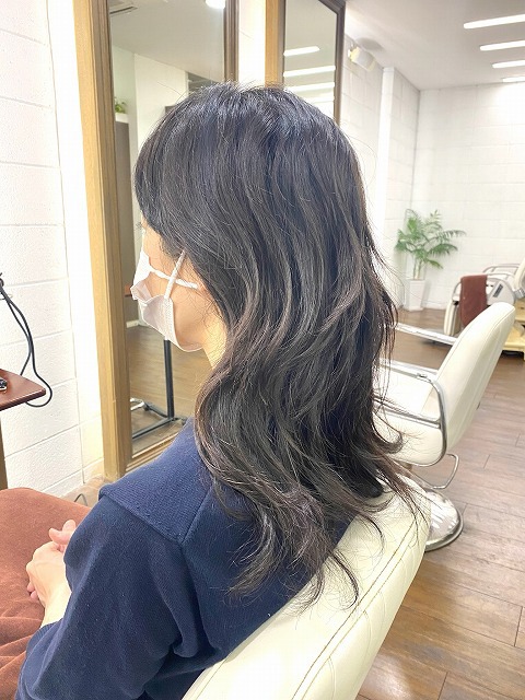 学芸大学美容室に,Hair Esthe Hi-Deはあります。学芸大学美容院にも、Hair Esthe Hi-Deはあります。Hair Esthe Hi-Deは目黒区学芸大学駅近くの美容室です。祐天寺美容室近くにも、Hair Esthe Hi-Deはあります。祐天寺美容院にも、Hair Esthe Hi-Deはあります。Hair Esthe Hi-Deは髪にやさしく、が綺麗に艶髪になります。Hair Esthe Hi-Deカットがとても上手いです。得にボブやショートスタイルが得意です。カラーも評判よく、ニューアマトラカラーがお客様に高評価です。オーガニックなヘアカラー　香草カラー色葉も人気です。パーマもとても上手く、　クリープパーマがお客様に高評価クリープパーマしながら、髪は綺麗になります。Hair Esthe Hi-Deは、オープンした2003年からヘッドスパ「クリームバスヘアエステ」を提供しています。ヘッドスパ「クリームバスヘアエステ」は、頭皮の汚れを落とし且つ頭皮の保湿効果もあり髪に栄養を与え、艶々になります。プレミアム髪質改善トリートメントで、「イオンコネクト・トリートメント」も大好評です。コロナ感染対策を万全にしております。新型コロナウイルス感染拡大防止を徹底して、お客様が安心して来店出来るようにしております。お客様同士が接触しないよう、サロン自体を個室的にしています。