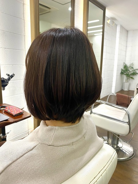 学芸大学美容室に,Hair Esthe Hi-Deはあります。学芸大学美容院にも、Hair Esthe Hi-Deはあります。Hair Esthe Hi-Deは目黒区学芸大学駅近くの美容室です。祐天寺美容室近くにも、Hair Esthe Hi-Deはあります。祐天寺美容院にも、Hair Esthe Hi-Deはあります。Hair Esthe Hi-Deは髪にやさしく、が綺麗に艶髪になります。Hair Esthe Hi-Deカットがとても上手いです。得にボブやショートスタイルが得意です。カラーも評判よく、ニューアマトラカラーがお客様に高評価です。オーガニックなヘアカラー　香草カラー色葉も人気です。パーマもとても上手く、　クリープパーマがお客様に高評価クリープパーマしながら、髪は綺麗になります。Hair Esthe Hi-Deは、オープンした2003年からヘッドスパ「クリームバスヘアエステ」を提供しています。ヘッドスパ「クリームバスヘアエステ」は、頭皮の汚れを落とし且つ頭皮の保湿効果もあり髪に栄養を与え、艶々になります。プレミアム髪質改善トリートメントで、「イオンコネクト・トリートメント」も大好評です。コロナ感染対策を万全にしております。新型コロナウイルス感染拡大防止を徹底して、お客様が安心して来店出来るようにしております。お客様同士が接触しないよう、サロン自体を個室的にしています。