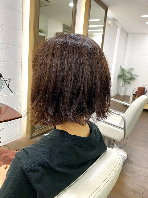 学芸大学美容室にHair Esthe Hi-Deは、あります。学芸大学美容院にも、Hair Esthe Hi-Deはあります。Hair Esthe Hi-Deは目黒区学芸大学駅近くの美容室です。祐天寺美容室近くにも、Hair Esthe Hi-Deはあります。祐天寺美容院にも、Hair Esthe Hi-Deはあります。Hair Esthe Hi-Deは髪にやさしく、が綺麗に艶髪になります。Hair Esthe Hi-Deカットがとても上手いです。得にボブやショートスタイルが得意です。カラーも評判よく、ニューアマトラカラーがお客様に高評価です。オーガニックなヘアカラー　香草カラー色葉も人気です。パーマもとても上手く、　クリープパーマがお客様に高評価クリープパーマしながら、髪は綺麗になります。Hair Esthe Hi-Deは、オープンした2003年からヘッドスパ「クリームバスヘアエステ」を提供しています。ヘッドスパ「クリームバスヘアエステ」は、頭皮の汚れを落とし且つ頭皮の保湿効果もあり髪に栄養を与え、艶々になります。プレミアム髪質改善トリートメントで、「イオンコネクト・トリートメント」も大好評です。コロナ感染対策を万全にしております。新型コロナウイルス感染拡大防止を徹底して、お客様が安心して来店出来るようにしております。お客様同士が接触しないよう、サロン自体を個室的にしています。