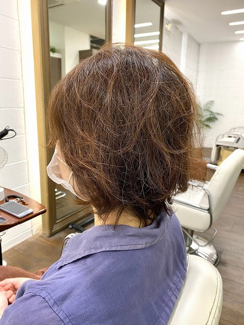 学芸大学美容室に、Hair Esthe Hi-Deは、あります。学芸大学美容院に、Hair Esthe Hi-Deはあります。Hair Esthe Hi-Deは目黒区学芸大学駅近くの美容室です。祐天寺美容室近くにも、Hair Esthe Hi-Deはあります。祐天寺美容院近くにも、Hair Esthe Hi-Deはあります。Hair Esthe Hi-Deは目黒区学芸大学駅近くの美容院です。Hair Esthe Hi-Deは髪にやさしく、が綺麗に艶髪になります。Hair Esthe Hi-Deカットがとても上手いです。得にボブやショートスタイルが得意で、スタイルがより立体的になります。なので立体感カットが、お客様に人気です。切りっぱなしボブやマッシュショートも得意です。カラーも評判よく、ニューアマトラカラーがお客様に高評価です。オーガニックなヘアカラー　香草カラー色葉も人気です。パーマもとても上手く、　クリープパーマがお客様に高評価クリープパーマしながら、髪は綺麗になります。Hair Esthe Hi-Deは、オープンした2003年からヘッドスパ「クリームバスヘアエステ」を提供しています。ヘッドスパ「クリームバスヘアエステ」は、頭皮の汚れを落とし且つ頭皮の保湿効果もあり髪に栄養を与え、艶々になります。プレミアム髪質改善トリートメントで、「イオンコネクト・トリートメント」も大好評です。コロナ感染対策を万全にしております。新型コロナウイルス感染拡大防止を徹底して、お客様が安心して来店出来るようにしております。お客様同士が接触しないよう、サロン自体を個室的にしています。