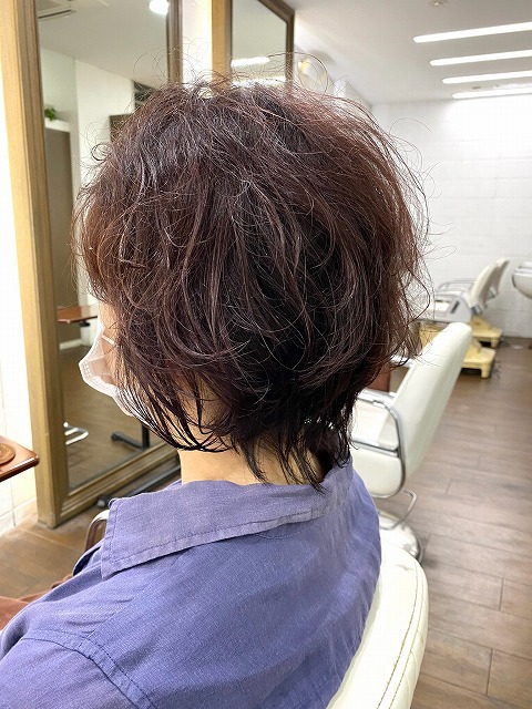 学芸大学美容室に、Hair Esthe Hi-Deは、あります。学芸大学美容院に、Hair Esthe Hi-Deはあります。Hair Esthe Hi-Deは目黒区学芸大学駅近くの美容室です。祐天寺美容室近くにも、Hair Esthe Hi-Deはあります。祐天寺美容院近くにも、Hair Esthe Hi-Deはあります。Hair Esthe Hi-Deは目黒区学芸大学駅近くの美容院です。Hair Esthe Hi-Deは髪にやさしく、が綺麗に艶髪になります。Hair Esthe Hi-Deカットがとても上手いです。得にボブやショートスタイルが得意で、スタイルがより立体的になります。なので立体感カットが、お客様に人気です。切りっぱなしボブやマッシュショートも得意です。カラーも評判よく、ニューアマトラカラーがお客様に高評価です。オーガニックなヘアカラー　香草カラー色葉も人気です。パーマもとても上手く、　クリープパーマがお客様に高評価クリープパーマしながら、髪は綺麗になります。Hair Esthe Hi-Deは、オープンした2003年からヘッドスパ「クリームバスヘアエステ」を提供しています。ヘッドスパ「クリームバスヘアエステ」は、頭皮の汚れを落とし且つ頭皮の保湿効果もあり髪に栄養を与え、艶々になります。プレミアム髪質改善トリートメントで、「イオンコネクト・トリートメント」も大好評です。コロナ感染対策を万全にしております。新型コロナウイルス感染拡大防止を徹底して、お客様が安心して来店出来るようにしております。お客様同士が接触しないよう、サロン自体を個室的にしています。