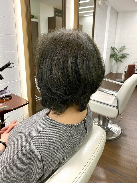 学芸大学美容室に、Hair Esthe Hi-Deは、あります。学芸大学美容院に、Hair Esthe Hi-Deはあります。Hair Esthe Hi-Deは目黒区学芸大学駅近くの美容室です。祐天寺美容室近くにも、Hair Esthe Hi-Deはあります。祐天寺美容院近くにも、Hair Esthe Hi-Deはあります。Hair Esthe Hi-Deは目黒区学芸大学駅近くの美容院です。Hair Esthe Hi-Deは髪にやさしく、が綺麗に艶髪になります。Hair Esthe Hi-Deカットがとても上手いです。得にボブやショートスタイルが得意で、スタイルがより立体的になります。なので立体感カットが、お客様に人気です。切りっぱなしボブやマッシュショートも得意です。カラーも評判よく、ニューアマトラカラーがお客様に高評価です。オーガニックなヘアカラー　香草カラー色葉も人気です。主に40代のお客様が多いです。40代ボブや40代ショートも得意です。脱白髪染めカラーも好評です。パーマもとても上手く、　クリープパーマがお客様に高評価クリープパーマしながら、髪は綺麗になります。Hair Esthe Hi-Deは、オープンした2003年からヘッドスパ「クリームバスヘアエステ」を提供しています。ヘッドスパ「クリームバスヘアエステ」は、頭皮の汚れを落とし且つ頭皮の保湿効果もあり髪に栄養を与え、艶々になります。プレミアム髪質改善トリートメントで、「イオンコネクト・トリートメント」も大好評です。コロナ感染対策を万全にしております。新型コロナウイルス感染拡大防止を徹底して、お客様が安心して来店出来るようにしております。お客様同士が接触しないよう、サロン自体を個室的にしています。