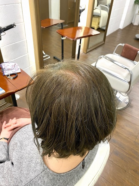 学芸大学美容室に、Hair Esthe Hi-Deは、あります。学芸大学美容院に、Hair Esthe Hi-Deはあります。Hair Esthe Hi-Deは目黒区学芸大学駅近くの美容室です。祐天寺美容室近くにも、Hair Esthe Hi-Deはあります。祐天寺美容院近くにも、Hair Esthe Hi-Deはあります。Hair Esthe Hi-Deは目黒区学芸大学駅近くの美容院です。Hair Esthe Hi-Deは髪にやさしく、が綺麗に艶髪になります。Hair Esthe Hi-Deカットがとても上手いです。得にボブやショートスタイルが得意で、スタイルがより立体的になります。なので立体感カットが、お客様に人気です。切りっぱなしボブやマッシュショートも得意です。カラーも評判よく、ニューアマトラカラーがお客様に高評価です。オーガニックなヘアカラー　香草カラー色葉も人気です。主に40代のお客様が多いです。40代ボブや40代ショートも得意です。脱白髪染めカラーも好評です。パーマもとても上手く、　クリープパーマがお客様に高評価クリープパーマしながら、髪は綺麗になります。Hair Esthe Hi-Deは、オープンした2003年からヘッドスパ「クリームバスヘアエステ」を提供しています。ヘッドスパ「クリームバスヘアエステ」は、頭皮の汚れを落とし且つ頭皮の保湿効果もあり髪に栄養を与え、艶々になります。プレミアム髪質改善トリートメントで、「イオンコネクト・トリートメント」も大好評です。コロナ感染対策を万全にしております。新型コロナウイルス感染拡大防止を徹底して、お客様が安心して来店出来るようにしております。お客様同士が接触しないよう、サロン自体を個室的にしています。