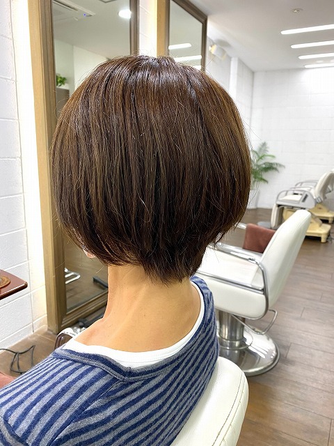 学芸大学美容室に、Hair Esthe Hi-Deは、あります。学芸大学美容院に、Hair Esthe Hi-Deはあります。Hair Esthe Hi-Deは目黒区学芸大学駅近くの美容室です。祐天寺美容室近くにも、Hair Esthe Hi-Deはあります。祐天寺美容院近くにも、Hair Esthe Hi-Deはあります。Hair Esthe Hi-Deは目黒区学芸大学駅近くの美容院です。Hair Esthe Hi-Deは髪にやさしく、が綺麗に艶髪になります。Hair Esthe Hi-Deカットがとても上手いです。得にボブやショートスタイルが得意で、スタイルがより立体的になります。なので立体感カットが、お客様に人気です。切りっぱなしボブやマッシュショートも得意です。カラーも評判よく、ニューアマトラカラーがお客様に高評価です。オーガニックなヘアカラー　香草カラー色葉も人気です。主に40代のお客様が多いです。40代ボブや40代ショートも得意です。脱白髪染めカラーも好評です。パーマもとても上手く、　クリープパーマがお客様に高評価クリープパーマしながら、髪は綺麗になります。Hair Esthe Hi-Deは、オープンした2003年からヘッドスパ「クリームバスヘアエステ」を提供しています。ヘッドスパ「クリームバスヘアエステ」は、頭皮の汚れを落とし且つ頭皮の保湿効果もあり髪に栄養を与え、艶々になります。プレミアム髪質改善トリートメントで、「イオンコネクト・トリートメント」も大好評です。コロナ感染対策を万全にしております。新型コロナウイルス感染拡大防止を徹底して、お客様が安心して来店出来るようにしております。お客様同士が接触しないよう、サロン自体を個室的にしています。