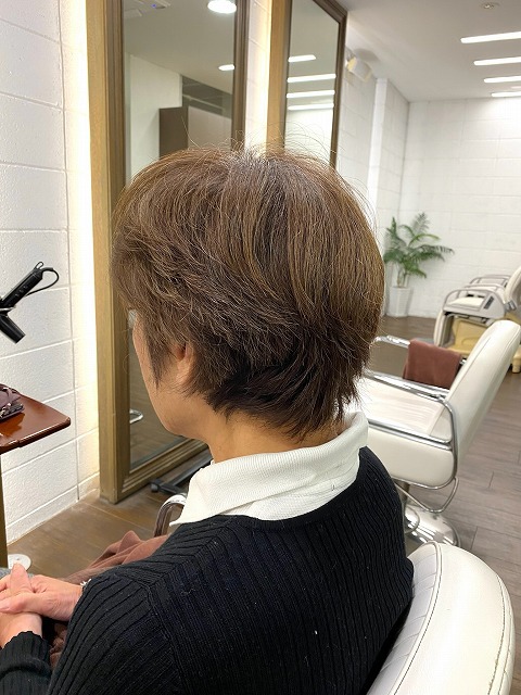 学芸大学美容室に、Hair Esthe Hi-Deは、あります。学芸大学美容院に、Hair Esthe Hi-Deはあります。Hair Esthe Hi-Deは目黒区学芸大学駅近くの美容室です。祐天寺美容室近くにも、Hair Esthe Hi-Deはあります。祐天寺美容院近くにも、Hair Esthe Hi-Deはあります。Hair Esthe Hi-Deは目黒区学芸大学駅近くの美容院です。Hair Esthe Hi-Deは髪にやさしく、が綺麗に艶髪になります。Hair Esthe Hi-Deカットがとても上手いです。得にボブやショートスタイルが得意で、スタイルがより立体的になります。なので立体感カットが、お客様に人気です。切りっぱなしボブやマッシュショートも得意です。カラーも評判よく、ニューアマトラカラーがお客様に高評価です。オーガニックなヘアカラー　香草カラー色葉も人気です。主に40代のお客様が多いです。40代ボブや40代ショートも得意です。脱白髪染めカラーも好評です。パーマもとても上手く、　クリープパーマがお客様に高評価クリープパーマしながら、髪は綺麗になります。Hair Esthe Hi-Deは、オープンした2003年からヘッドスパ「クリームバスヘアエステ」を提供しています。ヘッドスパ「クリームバスヘアエステ」は、頭皮の汚れを落とし且つ頭皮の保湿効果もあり髪に栄養を与え、艶々になります。プレミアム髪質改善トリートメントで、「イオンコネクト・トリートメント」も大好評です。コロナ感染対策を万全にしております。新型コロナウイルス感染拡大防止を徹底して、お客様が安心して来店出来るようにしております。お客様同士が接触しないよう、サロン自体を個室的にしています。