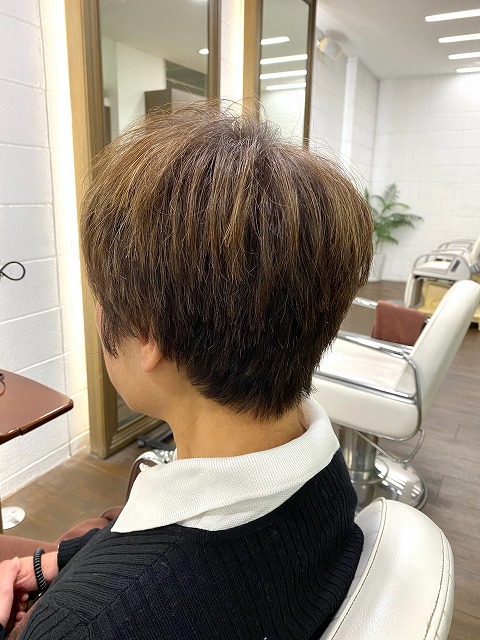 学芸大学美容室に、Hair Esthe Hi-Deは、あります。学芸大学美容院に、Hair Esthe Hi-Deはあります。Hair Esthe Hi-Deは目黒区学芸大学駅近くの美容室です。祐天寺美容室近くにも、Hair Esthe Hi-Deはあります。祐天寺美容院近くにも、Hair Esthe Hi-Deはあります。Hair Esthe Hi-Deは目黒区学芸大学駅近くの美容院です。Hair Esthe Hi-Deは髪にやさしく、が綺麗に艶髪になります。Hair Esthe Hi-Deカットがとても上手いです。得にボブやショートスタイルが得意で、スタイルがより立体的になります。なので立体感カットが、お客様に人気です。切りっぱなしボブやマッシュショートも得意です。カラーも評判よく、ニューアマトラカラーがお客様に高評価です。オーガニックなヘアカラー　香草カラー色葉も人気です。主に40代のお客様が多いです。40代ボブや40代ショートも得意です。脱白髪染めカラーも好評です。パーマもとても上手く、　クリープパーマがお客様に高評価クリープパーマしながら、髪は綺麗になります。Hair Esthe Hi-Deは、オープンした2003年からヘッドスパ「クリームバスヘアエステ」を提供しています。ヘッドスパ「クリームバスヘアエステ」は、頭皮の汚れを落とし且つ頭皮の保湿効果もあり髪に栄養を与え、艶々になります。プレミアム髪質改善トリートメントで、「イオンコネクト・トリートメント」も大好評です。コロナ感染対策を万全にしております。新型コロナウイルス感染拡大防止を徹底して、お客様が安心して来店出来るようにしております。お客様同士が接触しないよう、サロン自体を個室的にしています。