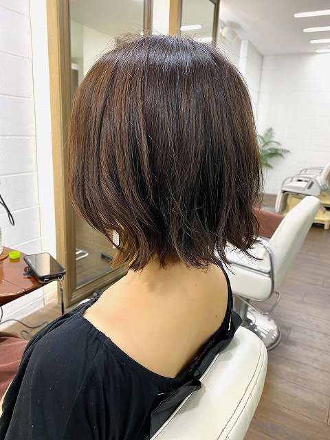 学芸大学美容室に、Hair Esthe Hi-Deは、あります。学芸大学美容院に、Hair Esthe Hi-Deはあります。Hair Esthe Hi-Deは目黒区学芸大学駅近くの美容室です。祐天寺美容室近くにも、Hair Esthe Hi-Deはあります。祐天寺美容院近くにも、Hair Esthe Hi-Deはあります。Hair Esthe Hi-Deは目黒区学芸大学駅近くの美容院です。Hair Esthe Hi-Deは髪にやさしく、が綺麗に艶髪になります。Hair Esthe Hi-Deカットがとても上手いです。得にボブやショートスタイルが得意で、スタイルがより立体的になります。なので立体感カットが、お客様に人気です。切りっぱなしボブやマッシュショートも得意です。カラーも評判よく、ニューアマトラカラーがお客様に高評価です。オーガニックなヘアカラー　香草カラー色葉も人気です。主に40代のお客様が多いです。40代ボブや40代ショートも得意です。脱白髪染めカラーも好評です。パーマもとても上手く、　クリープパーマがお客様に高評価クリープパーマしながら、髪は綺麗になります。Hair Esthe Hi-Deは、オープンした2003年からヘッドスパ「クリームバスヘアエステ」を提供しています。ヘッドスパ「クリームバスヘアエステ」は、頭皮の汚れを落とし且つ頭皮の保湿効果もあり髪に栄養を与え、艶々になります。プレミアム髪質改善トリートメントで、「イオンコネクト・トリートメント」も大好評です。コロナ感染対策を万全にしております。新型コロナウイルス感染拡大防止を徹底して、お客様が安心して来店出来るようにしております。お客様同士が接触しないよう、サロン自体を個室的にしています。