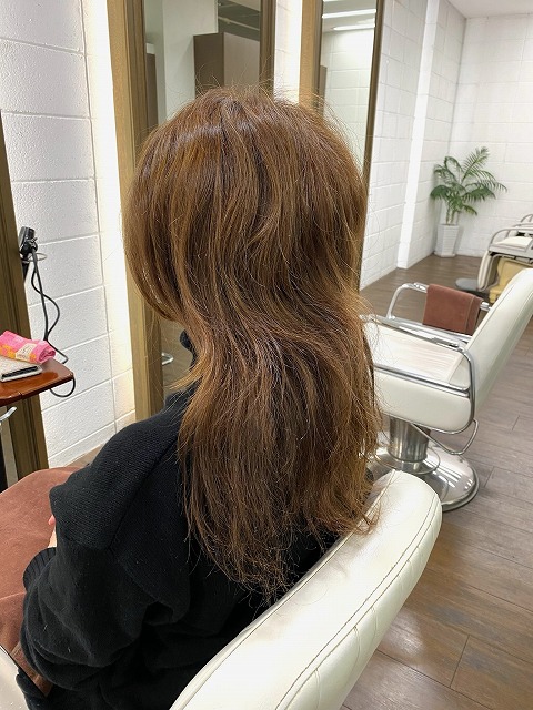 学芸大学美容室に、Hair Esthe Hi-Deは、あります。学芸大学美容院に、Hair Esthe Hi-Deはあります。Hair Esthe Hi-Deは目黒区学芸大学駅近くの美容室です。祐天寺美容室近くにも、Hair Esthe Hi-Deはあります。祐天寺美容院近くにも、Hair Esthe Hi-Deはあります。Hair Esthe Hi-Deは目黒区学芸大学駅近くの美容院です。Hair Esthe Hi-Deは髪にやさしく、が綺麗に艶髪になります。Hair Esthe Hi-Deカットがとても上手いです。得にボブやショートスタイルが得意で、スタイルがより立体的になります。なので立体感カットが、お客様に人気です。切りっぱなしボブやマッシュショートも得意です。カラーも評判よく、ニューアマトラカラーがお客様に高評価です。オーガニックなヘアカラー　香草カラー色葉も人気です。主に40代のお客様が多いです。40代ボブや40代ショートも得意です。脱白髪染めカラーも好評です。パーマもとても上手く、　クリープパーマがお客様に高評価クリープパーマしながら、髪は綺麗になります。Hair Esthe Hi-Deは、オープンした2003年からヘッドスパ「クリームバスヘアエステ」を提供しています。ヘッドスパ「クリームバスヘアエステ」は、頭皮の汚れを落とし且つ頭皮の保湿効果もあり髪に栄養を与え、艶々になります。プレミアム髪質改善トリートメントで、「イオンコネクト・トリートメント」も大好評です。コロナ感染対策を万全にしております。新型コロナウイルス感染拡大防止を徹底して、お客様が安心して来店出来るようにしております。お客様同士が接触しないよう、サロン自体を個室的にしています。