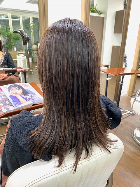 学芸大学美容室に、Hair Esthe Hi-Deは、あります。学芸大学美容院に、Hair Esthe Hi-Deはあります。Hair Esthe Hi-Deは目黒区学芸大学駅近くの美容室です。祐天寺美容室近くにも、Hair Esthe Hi-Deはあります。祐天寺美容院近くにも、Hair Esthe Hi-Deはあります。Hair Esthe Hi-Deは目黒区学芸大学駅近くの美容院です。Hair Esthe Hi-Deは髪にやさしく、が綺麗に艶髪になります。Hair Esthe Hi-Deカットがとても上手いです。得にボブやショートスタイルが得意で、スタイルがより立体的になります。なので立体感カットが、お客様に人気です。切りっぱなしボブやマッシュショートも得意です。カラーも評判よく、ニューアマトラカラーがお客様に高評価です。オーガニックなヘアカラー　香草カラー色葉も人気です。主に40代のお客様が多いです。40代ボブや40代ショートも得意です。脱白髪染めカラーも好評です。パーマもとても上手く、　クリープパーマがお客様に高評価クリープパーマしながら、髪は綺麗になります。Hair Esthe Hi-Deは、オープンした2003年からヘッドスパ「クリームバスヘアエステ」を提供しています。ヘッドスパ「クリームバスヘアエステ」は、頭皮の汚れを落とし且つ頭皮の保湿効果もあり髪に栄養を与え、艶々になります。プレミアム髪質改善トリートメントで、「イオンコネクト・トリートメント」も大好評です。コロナ感染対策を万全にしております。新型コロナウイルス感染拡大防止を徹底して、お客様が安心して来店出来るようにしております。お客様同士が接触しないよう、サロン自体を個室的にしています。