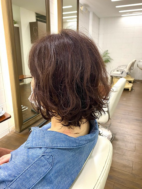 学芸大学美容室に、Hair Esthe Hi-Deは、あります。学芸大学美容院に、Hair Esthe Hi-Deはあります。Hair Esthe Hi-Deは目黒区学芸大学駅近くの美容室です。祐天寺美容室近くにも、Hair Esthe Hi-Deはあります。祐天寺美容院近くにも、Hair Esthe Hi-Deはあります。Hair Esthe Hi-Deは目黒区学芸大学駅近くの美容院です。Hair Esthe Hi-Deは髪にやさしく、が綺麗に艶髪になります。Hair Esthe Hi-Deカットがとても上手いです。得にボブやショートスタイルが得意で、スタイルがより立体的になります。なので立体感カットが、お客様に人気です。切りっぱなしボブやマッシュショートも得意です。カラーも評判よく、ニューアマトラカラーがお客様に高評価です。オーガニックなヘアカラー　香草カラー色葉も人気です。主に40代のお客様が多いです。40代ボブや40代ショートも得意です。脱白髪染めカラーも好評です。パーマもとても上手く、　クリープパーマがお客様に高評価クリープパーマしながら、髪は綺麗になります。Hair Esthe Hi-Deは、オープンした2003年からヘッドスパ「クリームバスヘアエステ」を提供しています。ヘッドスパ「クリームバスヘアエステ」は、頭皮の汚れを落とし且つ頭皮の保湿効果もあり髪に栄養を与え、艶々になります。プレミアム髪質改善トリートメントで、「イオンコネクト・トリートメント」も大好評です。コロナ感染対策を万全にしております。新型コロナウイルス感染拡大防止を徹底して、お客様が安心して来店出来るようにしております。お客様同士が接触しないよう、サロン自体を個室的にしています。