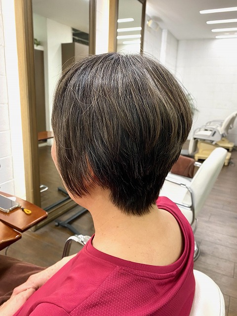 学芸大学美容室に、Hair Esthe Hi-Deは、あります。学芸大学美容院に、Hair Esthe Hi-Deはあります。Hair Esthe Hi-Deは目黒区学芸大学駅近くの美容室です。祐天寺美容室近くにも、Hair Esthe Hi-Deはあります。祐天寺美容院近くにも、Hair Esthe Hi-Deはあります。Hair Esthe Hi-Deは目黒区学芸大学駅近くの美容院です。Hair Esthe Hi-Deは髪にやさしく、が綺麗に艶髪になります。Hair Esthe Hi-Deカットがとても上手いです。得にボブやショートスタイルが得意で、スタイルがより立体的になります。なので立体感カットが、お客様に人気です。切りっぱなしボブやマッシュショートも得意です。カラーも評判よく、ニューアマトラカラーがお客様に高評価です。オーガニックなヘアカラー　香草カラー色葉も人気です。主に40代のお客様が多いです。40代ボブや40代ショートも得意です。脱白髪染めカラーも好評です。パーマもとても上手く、　クリープパーマがお客様に高評価クリープパーマしながら、髪は綺麗になります。Hair Esthe Hi-Deは、オープンした2003年からヘッドスパ「クリームバスヘアエステ」を提供しています。ヘッドスパ「クリームバスヘアエステ」は、頭皮の汚れを落とし且つ頭皮の保湿効果もあり髪に栄養を与え、艶々になります。プレミアム髪質改善トリートメントで、「イオンコネクト・トリートメント」も大好評です。コロナ感染対策を万全にしております。新型コロナウイルス感染拡大防止を徹底して、お客様が安心して来店出来るようにしております。お客様同士が接触しないよう、サロン自体を個室的にしています。