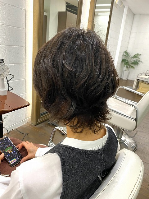 学芸大学美容室に、Hair Esthe Hi-Deは、あります。学芸大学美容院に、Hair Esthe Hi-Deはあります。Hair Esthe Hi-Deは目黒区学芸大学駅近くの美容室です。祐天寺美容室近くにも、Hair Esthe Hi-Deはあります。祐天寺美容院近くにも、Hair Esthe Hi-Deはあります。Hair Esthe Hi-Deは目黒区学芸大学駅近くの美容院です。Hair Esthe Hi-Deは髪にやさしく、が綺麗に艶髪になります。Hair Esthe Hi-Deカットがとても上手いです。得にボブやショートスタイルが得意で、スタイルがより立体的になります。なので立体感カットが、お客様に人気です。切りっぱなしボブやマッシュショートも得意です。カラーも評判よく、ニューアマトラカラーがお客様に高評価です。オーガニックなヘアカラー　香草カラー色葉も人気です。主に40代のお客様が多いです。40代ボブや40代ショートも得意です。脱白髪染めカラーも好評です。パーマもとても上手く、　クリープパーマがお客様に高評価クリープパーマしながら、髪は綺麗になります。Hair Esthe Hi-Deは、オープンした2003年からヘッドスパ「クリームバスヘアエステ」を提供しています。ヘッドスパ「クリームバスヘアエステ」は、頭皮の汚れを落とし且つ頭皮の保湿効果もあり髪に栄養を与え、艶々になります。プレミアム髪質改善トリートメントで、「イオンコネクト・トリートメント」も大好評です。コロナ感染対策を万全にしております。新型コロナウイルス感染拡大防止を徹底して、お客様が安心して来店出来るようにしております。お客様同士が接触しないよう、サロン自体を個室的にしています。