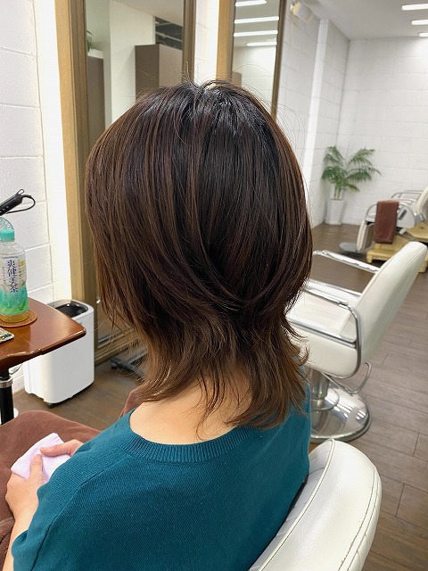 学芸大学美容室に、Hair Esthe Hi-Deは、あります。学芸大学美容院に、Hair Esthe Hi-Deはあります。Hair Esthe Hi-Deは目黒区学芸大学駅近くの美容室です。祐天寺美容室近くにも、Hair Esthe Hi-Deはあります。祐天寺美容院近くにも、Hair Esthe Hi-Deはあります。Hair Esthe Hi-Deは目黒区学芸大学駅近くの美容院です。Hair Esthe Hi-Deは髪にやさしく、が綺麗に艶髪になります。Hair Esthe Hi-Deカットがとても上手いです。得にボブやショートスタイルが得意で、スタイルがより立体的になります。なので立体感カットが、お客様に人気です。切りっぱなしボブやマッシュショートも得意です。カラーも評判よく、ニューアマトラカラーがお客様に高評価です。オーガニックなヘアカラー　香草カラー色葉も人気です。主に40代のお客様が多いです。40代ボブや40代ショートも得意です。脱白髪染めカラーも好評です。パーマもとても上手く、　クリープパーマがお客様に高評価クリープパーマしながら、髪は綺麗になります。Hair Esthe Hi-Deは、オープンした2003年からヘッドスパ「クリームバスヘアエステ」を提供しています。ヘッドスパ「クリームバスヘアエステ」は、頭皮の汚れを落とし且つ頭皮の保湿効果もあり髪に栄養を与え、艶々になります。プレミアム髪質改善トリートメントで、「イオンコネクト・トリートメント」も大好評です。コロナ感染対策を万全にしております。新型コロナウイルス感染拡大防止を徹底して、お客様が安心して来店出来るようにしております。お客様同士が接触しないよう、サロン自体を個室的にしています。