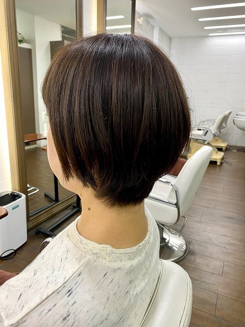 学芸大学美容室に、Hair Esthe Hi-Deは、あります。学芸大学美容院に、Hair Esthe Hi-Deはあります。Hair Esthe Hi-Deは目黒区学芸大学駅近くの美容室です。祐天寺美容室近くにも、Hair Esthe Hi-Deはあります。祐天寺美容院近くにも、Hair Esthe Hi-Deはあります。Hair Esthe Hi-Deは目黒区学芸大学駅近くの美容院です。Hair Esthe Hi-Deは髪にやさしく、が綺麗に艶髪になります。Hair Esthe Hi-Deカットがとても上手いです。得にボブやショートスタイルが得意で、スタイルがより立体的になります。なので立体感カットが、お客様に人気です。切りっぱなしボブやマッシュショートも得意です。カラーも評判よく、ニューアマトラカラーがお客様に高評価です。オーガニックなヘアカラー　香草カラー色葉も人気です。主に40代のお客様が多いです。40代ボブや40代ショートも得意です。脱白髪染めカラーも好評です。パーマもとても上手く、　クリープパーマがお客様に高評価クリープパーマしながら、髪は綺麗になります。Hair Esthe Hi-Deは、オープンした2003年からヘッドスパ「クリームバスヘアエステ」を提供しています。ヘッドスパ「クリームバスヘアエステ」は、頭皮の汚れを落とし且つ頭皮の保湿効果もあり髪に栄養を与え、艶々になります。プレミアム髪質改善トリートメントで、「イオンコネクト・トリートメント」も大好評です。