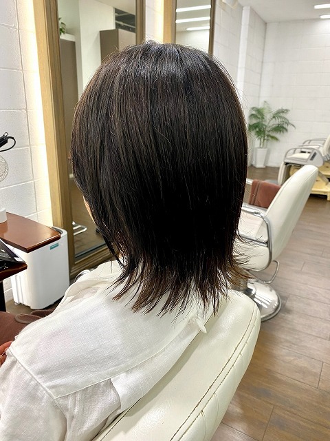 学芸大学美容室に、Hair Esthe Hi-Deは、あります。学芸大学美容院に、Hair Esthe Hi-Deはあります。Hair Esthe Hi-Deは目黒区学芸大学駅近くの美容室です。祐天寺美容室近くにも、Hair Esthe Hi-Deはあります。祐天寺美容院近くにも、Hair Esthe Hi-Deはあります。Hair Esthe Hi-Deは目黒区学芸大学駅近くの美容院です。Hair Esthe Hi-Deは髪にやさしく、が綺麗に艶髪になります。Hair Esthe Hi-Deカットがとても上手いです。得にボブやショートスタイルが得意で、スタイルがより立体的になります。なので立体感カットが、お客様に人気です。切りっぱなしボブやマッシュショートも得意です。カラーも評判よく、ニューアマトラカラーがお客様に高評価です。オーガニックなヘアカラー　香草カラー色葉も人気です。主に40代大人女性のお客様が多いです。40代ボブや40代ショートも得意です。50代大人女性も多いです脱白髪染めカラーも好評です。パーマもとても上手く、　クリープパーマがお客様に高評価クリープパーマしながら、髪は綺麗になります。Hair Esthe Hi-Deは、オープンした2003年からヘッドスパ「クリームバスヘアエステ」を提供しています。ヘッドスパ「クリームバスヘアエステ」は、頭皮の汚れを落とし且つ頭皮の保湿効果もあり髪に栄養を与え、艶々になります。プレミアム髪質改善トリートメントで、「イオンコネクト・トリートメント」も大好評です。