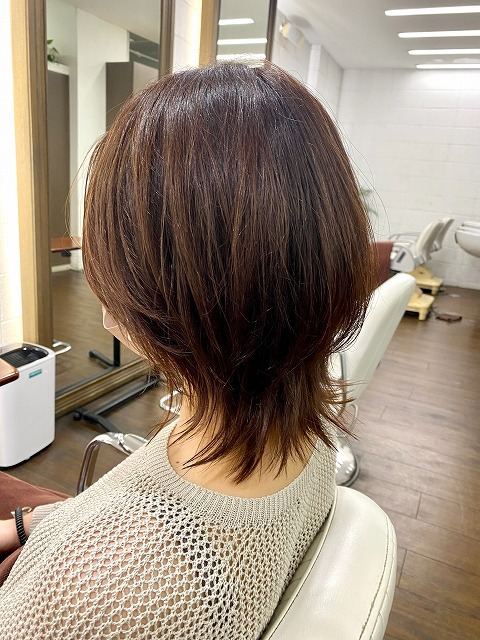 学芸大学美容室に、Hair Esthe Hi-Deは、あります。学芸大学美容院に、Hair Esthe Hi-Deはあります。Hair Esthe Hi-Deは目黒区学芸大学駅近くの美容室です。祐天寺美容室近くにも、Hair Esthe Hi-Deはあります。祐天寺美容院近くにも、Hair Esthe Hi-Deはあります。Hair Esthe Hi-Deは目黒区学芸大学駅近くの美容院です。Hair Esthe Hi-Deは髪にやさしく、が綺麗に艶髪になります。Hair Esthe Hi-Deカットがとても上手いです。得にボブやショートスタイルが得意で、スタイルがより立体的になります。なので立体感カットが、お客様に人気です。切りっぱなしボブやマッシュショートも得意です。カラーも評判よく、ニューアマトラカラーがお客様に高評価です。オーガニックなヘアカラー　香草カラー色葉も人気です。主に40代大人女性のお客様が多いです。40代ボブや40代ショートも得意です。50代大人女性も多いです脱白髪染めカラーも好評です。パーマもとても上手く、　クリープパーマがお客様に高評価クリープパーマしながら、髪は綺麗になります。Hair Esthe Hi-Deは、オープンした2003年からヘッドスパ「クリームバスヘアエステ」を提供しています。ヘッドスパ「クリームバスヘアエステ」は、頭皮の汚れを落とし且つ頭皮の保湿効果もあり髪に栄養を与え、艶々になります。プレミアム髪質改善トリートメントで、「イオンコネクト・トリートメント」も大好評です。