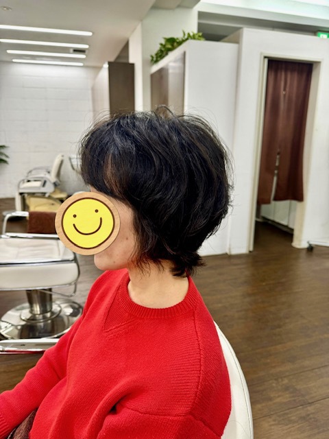 学芸大学 美容室に、Hair Esthe Hi-Deは、あります。学芸大学 美容院に、Hair Esthe Hi-Deはあります。Hair Esthe Hi-Deは目黒区学芸大学駅近くの美容室です。Hair Esthe Hi-Deは、東急東横線沿い駅近くの美容室です。Hair Esthe Hi-Deは、東急東横線沿い駅近くの美容院です。祐天寺美容室近くにも、Hair Esthe Hi-Deはあります。祐天寺美容院近くにも、Hair Esthe Hi-Deはあります。Hair Esthe Hi-Deは目黒区学芸大学駅近くの美容院です。Hair Esthe Hi-Deは目黒区学芸大学駅近くの美容室です。Hair Esthe Hi-Deは髪にやさしく、が綺麗に艶髪になります。Hair Esthe Hi-Deカットがとても上手いです。Hair Esthe Hi-Deは、オシャレです。学芸大　美容院　Hair Esthe Hi-Deは、とても人気があります。学芸大　美容室　Hair Esthe Hi-Deは、40代50代女性に人気があります。得にボブやショートスタイルが得意で、スタイルがより立体的になります。なので立体感カットが、お客様に人気です。切りっぱなしボブカやマッシュショートも得意です。なのでショートカットも得意です。もちろんボブカットも得意です。カラーも評判よく、ニューアマトラカラーがお客様に高評価です。オーガニックなヘアカラー　香草カラー色葉も人気です。ヘアマニキュアも保湿があり好評です。40代大人女性のお客様が多いです。40代ボブや40代ショートも得意です。50代大人女性も多いです脱白髪染めハイライトカラーも好評です。60代大人女性も多いですパーマもとても上手く、　クリープパーマがお客様に高評価クリープパーマしながら、髪は綺麗になります。Hair Esthe Hi-Deは、オープンした2003年からヘッドスパ「クリームバスヘアエステ」を提供しています。ヘッドスパ「クリームバスヘアエステ」は、頭皮の汚れを落とし且つ頭皮の保湿効果もあり髪に栄養を与え、艶々になります。プレミアム髪質改善トリートメントも大好評です。