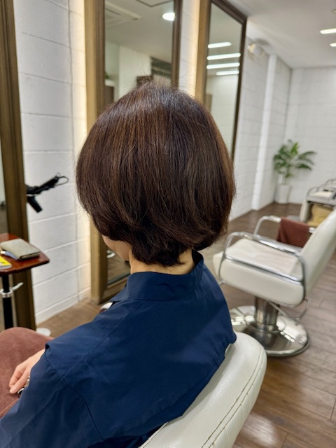 学芸大学 美容室に、Hair Esthe Hi-Deは、あります。学芸大学 美容院に、Hair Esthe Hi-Deはあります。Hair Esthe Hi-Deは目黒区学芸大学駅近くの美容室です。Hair Esthe Hi-Deは、東急東横線沿い駅近くの美容室です。Hair Esthe Hi-Deは、東急東横線沿い駅近くの美容院です。祐天寺美容室近くにも、Hair Esthe Hi-Deはあります。祐天寺美容院近くにも、Hair Esthe Hi-Deはあります。Hair Esthe Hi-Deは目黒区学芸大学駅近くの美容院です。Hair Esthe Hi-Deは目黒区学芸大学駅近くの美容室です。Hair Esthe Hi-Deは髪にやさしく、が綺麗に艶髪になります。Hair Esthe Hi-Deカットがとても上手いです。Hair Esthe Hi-Deは、オシャレです。学芸大　美容院　Hair Esthe Hi-Deは、とても人気があります。学芸大　美容室　Hair Esthe Hi-Deは、40代50代女性に人気があります。得にボブやショートスタイルが得意で、スタイルがより立体的になります。なので立体感カットが、お客様に人気です。切りっぱなしボブカやマッシュショートも得意です。なのでショートカットも得意です。もちろんボブカットも得意です。カラーも評判よく、ニューアマトラカラーがお客様に高評価です。オーガニックなヘアカラー　香草カラー色葉も人気です。ヘアマニキュアも保湿があり好評です。40代大人女性のお客様が多いです。40代ボブや40代ショートも得意です。50代大人女性も多いです脱白髪染めハイライトカラーも好評です。60代大人女性も多いですパーマもとても上手く、　クリープパーマがお客様に高評価クリープパーマしながら、髪は綺麗になります。Hair Esthe Hi-Deは、オープンした2003年からヘッドスパ「クリームバスヘアエステ」を提供しています。ヘッドスパ「クリームバスヘアエステ」は、頭皮の汚れを落とし且つ頭皮の保湿効果もあり髪に栄養を与え、艶々になります。プレミアム髪質改善トリートメントも大好評です。