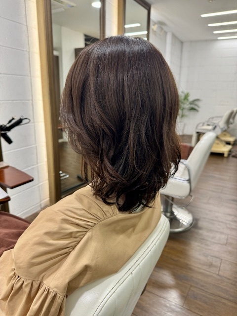 学芸大学 美容室に、Hair Esthe Hi-Deは、あります。学芸大学 美容院に、Hair Esthe Hi-Deはあります。Hair Esthe Hi-Deは目黒区学芸大学駅近くの美容室です。Hair Esthe Hi-Deは、東急東横線沿い駅近くの美容室です。Hair Esthe Hi-Deは、東急東横線沿い駅近くの美容院です。祐天寺美容室近くにも、Hair Esthe Hi-Deはあります。祐天寺美容院近くにも、Hair Esthe Hi-Deはあります。Hair Esthe Hi-Deは目黒区学芸大学駅近くの美容院です。Hair Esthe Hi-Deは目黒区学芸大学駅近くの美容室です。Hair Esthe Hi-Deは髪にやさしく、が綺麗に艶髪になります。Hair Esthe Hi-Deカットがとても上手いです。Hair Esthe Hi-Deは、オシャレです。学芸大　美容院　Hair Esthe Hi-Deは、とても人気があります。学芸大　美容室　Hair Esthe Hi-Deは、40代50代女性に人気があります。得にボブやショートスタイルが得意で、スタイルがより立体的になります。なので立体感カットが、お客様に人気です。切りっぱなしボブカやマッシュショートも得意です。なのでショートカットも得意です。もちろんボブカットも得意です。カラーも評判よく、ニューアマトラカラーがお客様に高評価です。オーガニックなヘアカラー　香草カラー色葉も人気です。ヘアマニキュアも保湿があり好評です。40代大人女性のお客様が多いです。40代ボブや40代ショートも得意です。50代大人女性も多いです脱白髪染めハイライトカラーも好評です。60代大人女性も多いですパーマもとても上手く、　クリープパーマがお客様に高評価クリープパーマしながら、髪は綺麗になります。Hair Esthe Hi-Deは、オープンした2003年からヘッドスパ「クリームバスヘアエステ」を提供しています。ヘッドスパ「クリームバスヘアエステ」は、頭皮の汚れを落とし且つ頭皮の保湿効果もあり髪に栄養を与え、艶々になります。プレミアム髪質改善トリートメントも大好評です。