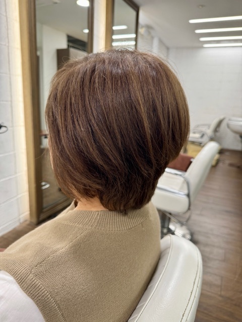 学芸大学 美容室に、Hair Esthe Hi-Deは、あります。学芸大学 美容院に、Hair Esthe Hi-Deはあります。Hair Esthe Hi-Deは目黒区学芸大学駅近くの美容室です。Hair Esthe Hi-Deは、東急東横線沿い駅近くの美容室です。Hair Esthe Hi-Deは、東急東横線沿い駅近くの美容院です。祐天寺美容室近くにも、Hair Esthe Hi-Deはあります。祐天寺美容院近くにも、Hair Esthe Hi-Deはあります。Hair Esthe Hi-Deは目黒区学芸大学駅近くの美容院です。Hair Esthe Hi-Deは目黒区学芸大学駅近くの美容室です。Hair Esthe Hi-Deは髪にやさしく、が綺麗に艶髪になります。Hair Esthe Hi-Deカットがとても上手いです。Hair Esthe Hi-Deは、オシャレです。学芸大　美容院　Hair Esthe Hi-Deは、とても人気があります。学芸大　美容室　Hair Esthe Hi-Deは、40代50代女性に人気があります。得にボブやショートスタイルが得意で、スタイルがより立体的になります。なので立体感カットが、お客様に人気です。切りっぱなしボブカやマッシュショートも得意です。なのでショートカットも得意です。もちろんボブカットも得意です。カラーも評判よく、ニューアマトラカラーがお客様に高評価です。オーガニックなヘアカラー　香草カラー色葉も人気です。ヘアマニキュアも保湿があり好評です。40代大人女性のお客様が多いです。40代ボブや40代ショートも得意です。50代大人女性も多いです脱白髪染めハイライトカラーも好評です。60代大人女性も多いですパーマもとても上手く、　クリープパーマがお客様に高評価クリープパーマしながら、髪は綺麗になります。Hair Esthe Hi-Deは、オープンした2003年からヘッドスパ「クリームバスヘアエステ」を提供しています。ヘッドスパ「クリームバスヘアエステ」は、頭皮の汚れを落とし且つ頭皮の保湿効果もあり髪に栄養を与え、艶々になります。プレミアム髪質改善トリートメントも大好評です。