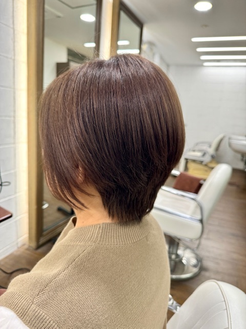 学芸大学 美容室に、Hair Esthe Hi-Deは、あります。学芸大学 美容院に、Hair Esthe Hi-Deはあります。Hair Esthe Hi-Deは目黒区学芸大学駅近くの美容室です。Hair Esthe Hi-Deは、東急東横線沿い駅近くの美容室です。Hair Esthe Hi-Deは、東急東横線沿い駅近くの美容院です。祐天寺美容室近くにも、Hair Esthe Hi-Deはあります。祐天寺美容院近くにも、Hair Esthe Hi-Deはあります。Hair Esthe Hi-Deは目黒区学芸大学駅近くの美容院です。Hair Esthe Hi-Deは目黒区学芸大学駅近くの美容室です。Hair Esthe Hi-Deは髪にやさしく、が綺麗に艶髪になります。Hair Esthe Hi-Deカットがとても上手いです。Hair Esthe Hi-Deは、オシャレです。学芸大　美容院　Hair Esthe Hi-Deは、とても人気があります。学芸大　美容室　Hair Esthe Hi-Deは、40代50代女性に人気があります。得にボブやショートスタイルが得意で、スタイルがより立体的になります。なので立体感カットが、お客様に人気です。切りっぱなしボブカやマッシュショートも得意です。なのでショートカットも得意です。もちろんボブカットも得意です。カラーも評判よく、ニューアマトラカラーがお客様に高評価です。オーガニックなヘアカラー　香草カラー色葉も人気です。ヘアマニキュアも保湿があり好評です。40代大人女性のお客様が多いです。40代ボブや40代ショートも得意です。50代大人女性も多いです脱白髪染めハイライトカラーも好評です。60代大人女性も多いですパーマもとても上手く、　クリープパーマがお客様に高評価クリープパーマしながら、髪は綺麗になります。Hair Esthe Hi-Deは、オープンした2003年からヘッドスパ「クリームバスヘアエステ」を提供しています。ヘッドスパ「クリームバスヘアエステ」は、頭皮の汚れを落とし且つ頭皮の保湿効果もあり髪に栄養を与え、艶々になります。プレミアム髪質改善トリートメントも大好評です。