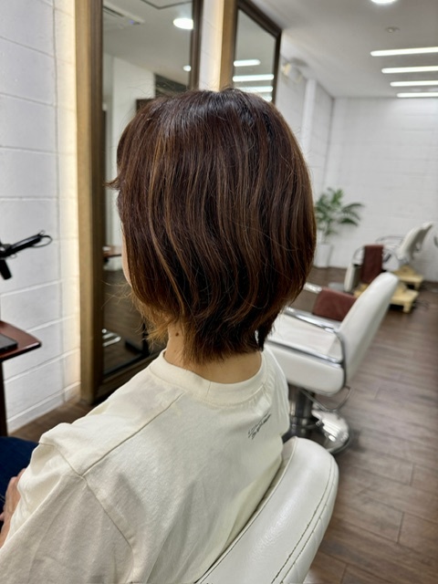 学芸大学 美容室に、Hair Esthe Hi-Deは、あります。学芸大学 美容院に、Hair Esthe Hi-Deはあります。Hair Esthe Hi-Deは目黒区学芸大学駅近くの美容室です。Hair Esthe Hi-Deは、東急東横線沿い駅近くの美容室です。Hair Esthe Hi-Deは、東急東横線沿い駅近くの美容院です。祐天寺美容室近くにも、Hair Esthe Hi-Deはあります。祐天寺美容院近くにも、Hair Esthe Hi-Deはあります。Hair Esthe Hi-Deは目黒区学芸大学駅近くの美容院です。Hair Esthe Hi-Deは目黒区学芸大学駅近くの美容室です。Hair Esthe Hi-Deは髪にやさしく、が綺麗に艶髪になります。Hair Esthe Hi-Deカットがとても上手いです。Hair Esthe Hi-Deは、オシャレです。学芸大　美容院　Hair Esthe Hi-Deは、とても人気があります。学芸大　美容室　Hair Esthe Hi-Deは、40代50代女性に人気があります。得にボブやショートスタイルが得意で、スタイルがより立体的になります。なので立体感カットが、お客様に人気です。切りっぱなしボブカやマッシュショートも得意です。なのでショートカットも得意です。もちろんボブカットも得意です。カラーも評判よく、ニューアマトラカラーがお客様に高評価です。オーガニックなヘアカラー　香草カラー色葉も人気です。ヘアマニキュアも保湿があり好評です。40代大人女性のお客様が多いです。40代ボブや40代ショートも得意です。50代大人女性も多いです脱白髪染めハイライトカラーも好評です。60代大人女性も多いですパーマもとても上手く、　クリープパーマがお客様に高評価クリープパーマしながら、髪は綺麗になります。Hair Esthe Hi-Deは、オープンした2003年からヘッドスパ「クリームバスヘアエステ」を提供しています。ヘッドスパ「クリームバスヘアエステ」は、頭皮の汚れを落とし且つ頭皮の保湿効果もあり髪に栄養を与え、艶々になります。プレミアム髪質改善トリートメントも大好評です。