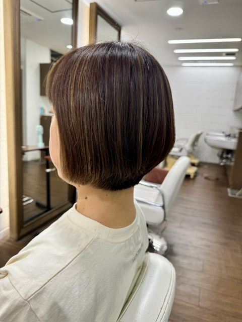 学芸大学 美容室に、Hair Esthe Hi-Deは、あります。学芸大学 美容院に、Hair Esthe Hi-Deはあります。Hair Esthe Hi-Deは目黒区学芸大学駅近くの美容室です。Hair Esthe Hi-Deは、東急東横線沿い駅近くの美容室です。Hair Esthe Hi-Deは、東急東横線沿い駅近くの美容院です。祐天寺美容室近くにも、Hair Esthe Hi-Deはあります。祐天寺美容院近くにも、Hair Esthe Hi-Deはあります。Hair Esthe Hi-Deは目黒区学芸大学駅近くの美容院です。Hair Esthe Hi-Deは目黒区学芸大学駅近くの美容室です。Hair Esthe Hi-Deは髪にやさしく、が綺麗に艶髪になります。Hair Esthe Hi-Deカットがとても上手いです。Hair Esthe Hi-Deは、オシャレです。学芸大　美容院　Hair Esthe Hi-Deは、とても人気があります。学芸大　美容室　Hair Esthe Hi-Deは、40代50代女性に人気があります。得にボブやショートスタイルが得意で、スタイルがより立体的になります。なので立体感カットが、お客様に人気です。切りっぱなしボブカやマッシュショートも得意です。なのでショートカットも得意です。もちろんボブカットも得意です。カラーも評判よく、ニューアマトラカラーがお客様に高評価です。オーガニックなヘアカラー　香草カラー色葉も人気です。ヘアマニキュアも保湿があり好評です。40代大人女性のお客様が多いです。40代ボブや40代ショートも得意です。50代大人女性も多いです脱白髪染めハイライトカラーも好評です。60代大人女性も多いですパーマもとても上手く、　クリープパーマがお客様に高評価クリープパーマしながら、髪は綺麗になります。Hair Esthe Hi-Deは、オープンした2003年からヘッドスパ「クリームバスヘアエステ」を提供しています。ヘッドスパ「クリームバスヘアエステ」は、頭皮の汚れを落とし且つ頭皮の保湿効果もあり髪に栄養を与え、艶々になります。プレミアム髪質改善トリートメントも大好評です。