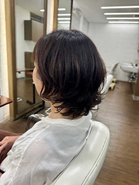 学芸大学 美容室に、Hair Esthe Hi-Deは、あります。学芸大学 美容院に、Hair Esthe Hi-Deはあります。Hair Esthe Hi-Deは目黒区学芸大学駅近くの美容室です。Hair Esthe Hi-Deは、東急東横線沿い駅近くの美容室です。Hair Esthe Hi-Deは、東急東横線沿い駅近くの美容院です。祐天寺美容室近くにも、Hair Esthe Hi-Deはあります。祐天寺美容院近くにも、Hair Esthe Hi-Deはあります。Hair Esthe Hi-Deは目黒区学芸大学駅近くの美容院です。Hair Esthe Hi-Deは目黒区学芸大学駅近くの美容室です。Hair Esthe Hi-Deは髪にやさしく、が綺麗に艶髪になります。Hair Esthe Hi-Deカットがとても上手いです。Hair Esthe Hi-Deは、オシャレです。学芸大　美容院　Hair Esthe Hi-Deは、とても人気があります。学芸大　美容室　Hair Esthe Hi-Deは、40代50代女性に人気があります。得にボブやショートスタイルが得意で、スタイルがより立体的になります。なので立体感カットが、お客様に人気です。切りっぱなしボブカやマッシュショートも得意です。なのでショートカットも得意です。もちろんボブカットも得意です。カラーも評判よく、ニューアマトラカラーがお客様に高評価です。オーガニックなヘアカラー　香草カラー色葉も人気です。ヘアマニキュアも保湿があり好評です。40代大人女性のお客様が多いです。40代ボブや40代ショートも得意です。50代大人女性も多いです脱白髪染めハイライトカラーも好評です。60代大人女性も多いですパーマもとても上手く、　クリープパーマがお客様に高評価クリープパーマしながら、髪は綺麗になります。Hair Esthe Hi-Deは、オープンした2003年からヘッドスパ「クリームバスヘアエステ」を提供しています。ヘッドスパ「クリームバスヘアエステ」は、頭皮の汚れを落とし且つ頭皮の保湿効果もあり髪に栄養を与え、艶々になります。プレミアム髪質改善トリートメントも大好評です。