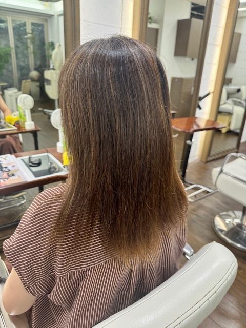 学芸大学 美容室に、Hair Esthe Hi-Deは、あります。学芸大学 美容院に、Hair Esthe Hi-Deはあります。Hair Esthe Hi-Deは目黒区学芸大学駅近くの美容室です。Hair Esthe Hi-Deは、東急東横線沿い駅近くの美容室です。Hair Esthe Hi-Deは、東急東横線沿い駅近くの美容院です。祐天寺美容室近くにも、Hair Esthe Hi-Deはあります。祐天寺美容院近くにも、Hair Esthe Hi-Deはあります。Hair Esthe Hi-Deは目黒区学芸大学駅近くの美容院です。Hair Esthe Hi-Deは目黒区学芸大学駅近くの美容室です。Hair Esthe Hi-Deは髪にやさしく、が綺麗に艶髪になります。Hair Esthe Hi-Deカットがとても上手いです。Hair Esthe Hi-Deは、オシャレです。学芸大　美容院　Hair Esthe Hi-Deは、とても人気があります。学芸大　美容室　Hair Esthe Hi-Deは、40代50代女性に人気があります。得にボブやショートスタイルが得意で、スタイルがより立体的になります。なので立体感カットが、お客様に人気です。切りっぱなしボブカやマッシュショートも得意です。なのでショートカットも得意です。もちろんボブカットも得意です。カラーも評判よく、ニューアマトラカラーがお客様に高評価です。オーガニックなヘアカラー　香草カラー色葉も人気です。ヘアマニキュアも保湿があり好評です。40代大人女性のお客様が多いです。40代ボブや40代ショートも得意です。50代大人女性も多いです脱白髪染めハイライトカラーも好評です。60代大人女性も多いですパーマもとても上手く、　クリープパーマがお客様に高評価クリープパーマしながら、髪は綺麗になります。Hair Esthe Hi-Deは、オープンした2003年からヘッドスパ「クリームバスヘアエステ」を提供しています。ヘッドスパ「クリームバスヘアエステ」は、頭皮の汚れを落とし且つ頭皮の保湿効果もあり髪に栄養を与え、艶々になります。プレミアム髪質改善トリートメントも大好評です。