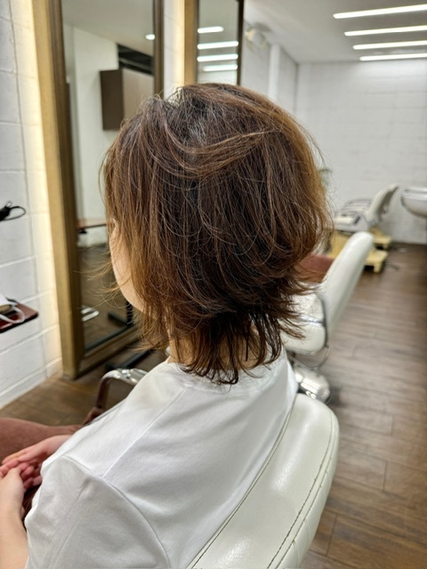 学芸大学 美容室に、Hair Esthe Hi-Deは、あります。学芸大学 美容院に、Hair Esthe Hi-Deはあります。Hair Esthe Hi-Deは目黒区学芸大学駅近くの美容室です。Hair Esthe Hi-Deは、東急東横線沿い駅近くの美容室です。Hair Esthe Hi-Deは、東急東横線沿い駅近くの美容院です。祐天寺美容室近くにも、Hair Esthe Hi-Deはあります。祐天寺美容院近くにも、Hair Esthe Hi-Deはあります。Hair Esthe Hi-Deは目黒区学芸大学駅近くの美容院です。Hair Esthe Hi-Deは目黒区学芸大学駅近くの美容室です。Hair Esthe Hi-Deは髪にやさしく、が綺麗に艶髪になります。Hair Esthe Hi-Deカットがとても上手いです。Hair Esthe Hi-Deは、オシャレです。学芸大　美容院　Hair Esthe Hi-Deは、とても人気があります。学芸大　美容室　Hair Esthe Hi-Deは、40代50代女性に人気があります。得にボブやショートスタイルが得意で、スタイルがより立体的になります。なので立体感カットが、お客様に人気です。切りっぱなしボブカやマッシュショートも得意です。なのでショートカットも得意です。もちろんボブカットも得意です。カラーも評判よく、ニューアマトラカラーがお客様に高評価です。オーガニックなヘアカラー　香草カラー色葉も人気です。ヘアマニキュアも保湿があり好評です。40代大人女性のお客様が多いです。40代ボブや40代ショートも得意です。50代大人女性も多いです脱白髪染めハイライトカラーも好評です。60代大人女性も多いですパーマもとても上手く、　クリープパーマがお客様に高評価クリープパーマしながら、髪は綺麗になります。Hair Esthe Hi-Deは、オープンした2003年からヘッドスパ「クリームバスヘアエステ」を提供しています。ヘッドスパ「クリームバスヘアエステ」は、頭皮の汚れを落とし且つ頭皮の保湿効果もあり髪に栄養を与え、艶々になります。プレミアム髪質改善トリートメントも大好評です。