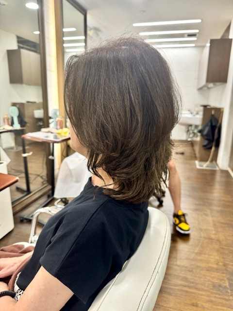 学芸大学 美容室に、Hair Esthe Hi-Deは、あります。学芸大学 美容院に、Hair Esthe Hi-Deはあります。Hair Esthe Hi-Deは目黒区学芸大学駅近くの美容室です。Hair Esthe Hi-Deは、東急東横線沿い駅近くの美容室です。Hair Esthe Hi-Deは、東急東横線沿い駅近くの美容院です。祐天寺美容室近くにも、Hair Esthe Hi-Deはあります。祐天寺美容院近くにも、Hair Esthe Hi-Deはあります。Hair Esthe Hi-Deは目黒区学芸大学駅近くの美容院です。Hair Esthe Hi-Deは目黒区学芸大学駅近くの美容室です。Hair Esthe Hi-Deは髪にやさしく、が綺麗に艶髪になります。Hair Esthe Hi-Deカットがとても上手いです。Hair Esthe Hi-Deは、オシャレです。学芸大　美容院　Hair Esthe Hi-Deは、とても人気があります。学芸大　美容室　Hair Esthe Hi-Deは、40代50代女性に人気があります。得にボブやショートスタイルが得意で、スタイルがより立体的になります。なので立体感カットが、お客様に人気です。切りっぱなしボブカやマッシュショートも得意です。なのでショートカットも得意です。もちろんボブカットも得意です。カラーも評判よく、ニューアマトラカラーがお客様に高評価です。オーガニックなヘアカラー　香草カラー色葉も人気です。ヘアマニキュアも保湿があり好評です。40代大人女性のお客様が多いです。40代ボブや40代ショートも得意です。50代大人女性も多いです脱白髪染めハイライトカラーも好評です。60代大人女性も多いですパーマもとても上手く、　クリープパーマがお客様に高評価クリープパーマしながら、髪は綺麗になります。Hair Esthe Hi-Deは、オープンした2003年からヘッドスパ「クリームバスヘアエステ」を提供しています。ヘッドスパ「クリームバスヘアエステ」は、頭皮の汚れを落とし且つ頭皮の保湿効果もあり髪に栄養を与え、艶々になります。プレミアム髪質改善トリートメントも大好評です。