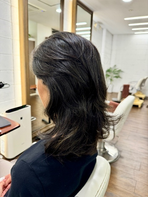 学芸大学 美容室に、Hair Esthe Hi-Deは、あります。学芸大学 美容院に、Hair Esthe Hi-Deはあります。Hair Esthe Hi-Deは目黒区学芸大学駅近くの美容室です。Hair Esthe Hi-Deは、東急東横線沿い駅近くの美容室です。Hair Esthe Hi-Deは、東急東横線沿い駅近くの美容院です。祐天寺美容室近くにも、Hair Esthe Hi-Deはあります。祐天寺美容院近くにも、Hair Esthe Hi-Deはあります。Hair Esthe Hi-Deは目黒区学芸大学駅近くの美容院です。Hair Esthe Hi-Deは目黒区学芸大学駅近くの美容室です。Hair Esthe Hi-Deは髪にやさしく、が綺麗に艶髪になります。Hair Esthe Hi-Deカットがとても上手いです。Hair Esthe Hi-Deは、オシャレです。学芸大　美容院　Hair Esthe Hi-Deは、とても人気があります。学芸大　美容室　Hair Esthe Hi-Deは、40代50代女性に人気があります。得にボブやショートスタイルが得意で、スタイルがより立体的になります。なので立体感カットが、お客様に人気です。切りっぱなしボブカやマッシュショートも得意です。なのでショートカットも得意です。もちろんボブカットも得意です。カラーも評判よく、ニューアマトラカラーがお客様に高評価です。オーガニックなヘアカラー　香草カラー色葉も人気です。ヘアマニキュアも保湿があり好評です。40代大人女性のお客様が多いです。40代ボブや40代ショートも得意です。50代大人女性も多いです脱白髪染めハイライトカラーも好評です。60代大人女性も多いですパーマもとても上手く、　クリープパーマがお客様に高評価クリープパーマしながら、髪は綺麗になります。Hair Esthe Hi-Deは、オープンした2003年からヘッドスパ「クリームバスヘアエステ」を提供しています。ヘッドスパ「クリームバスヘアエステ」は、頭皮の汚れを落とし且つ頭皮の保湿効果もあり髪に栄養を与え、艶々になります。プレミアム髪質改善トリートメントも大好評です。