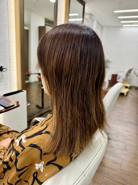 学芸大学 美容室に、Hair Esthe Hi-Deは、あります。学芸大学 美容院に、Hair Esthe Hi-Deはあります。Hair Esthe Hi-Deは目黒区学芸大学駅近くの美容室です。Hair Esthe Hi-Deは、東急東横線沿い駅近くの美容室です。Hair Esthe Hi-Deは、東急東横線沿い駅近くの美容院です。祐天寺美容室近くにも、Hair Esthe Hi-Deはあります。祐天寺美容院近くにも、Hair Esthe Hi-Deはあります。Hair Esthe Hi-Deは目黒区学芸大学駅近くの美容院です。Hair Esthe Hi-Deは目黒区学芸大学駅近くの美容室です。Hair Esthe Hi-Deは髪にやさしく、が綺麗に艶髪になります。Hair Esthe Hi-Deカットがとても上手いです。Hair Esthe Hi-Deは、オシャレです。学芸大　美容院　Hair Esthe Hi-Deは、とても人気があります。学芸大　美容室　Hair Esthe Hi-Deは、40代50代女性に人気があります。得にボブやショートスタイルが得意で、スタイルがより立体的になります。なので立体感カットが、お客様に人気です。切りっぱなしボブカやマッシュショートも得意です。なのでショートカットも得意です。もちろんボブカットも得意です。カラーも評判よく、ニューアマトラカラーがお客様に高評価です。オーガニックなヘアカラー　香草カラー色葉も人気です。ヘアマニキュアも保湿があり好評です。40代大人女性のお客様が多いです。40代ボブや40代ショートも得意です。50代大人女性も多いです脱白髪染めハイライトカラーも好評です。60代大人女性も多いですパーマもとても上手く、　クリープパーマがお客様に高評価クリープパーマしながら、髪は綺麗になります。Hair Esthe Hi-Deは、オープンした2003年からヘッドスパ「クリームバスヘアエステ」を提供しています。ヘッドスパ「クリームバスヘアエステ」は、頭皮の汚れを落とし且つ頭皮の保湿効果もあり髪に栄養を与え、艶々になります。プレミアム髪質改善トリートメントも大好評です。