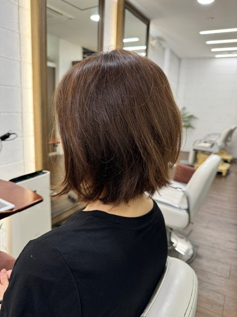 学芸大学 美容室に、Hair Esthe Hi-Deは、あります。学芸大学 美容院に、Hair Esthe Hi-Deはあります。Hair Esthe Hi-Deは目黒区学芸大学駅近くの美容室です。Hair Esthe Hi-Deは、東急東横線沿い駅近くの美容室です。Hair Esthe Hi-Deは、東急東横線沿い駅近くの美容院です。祐天寺美容室近くにも、Hair Esthe Hi-Deはあります。祐天寺美容院近くにも、Hair Esthe Hi-Deはあります。Hair Esthe Hi-Deは目黒区学芸大学駅近くの美容院です。Hair Esthe Hi-Deは目黒区学芸大学駅近くの美容室です。Hair Esthe Hi-Deは髪にやさしく、が綺麗に艶髪になります。Hair Esthe Hi-Deカットがとても上手いです。Hair Esthe Hi-Deは、オシャレです。学芸大　美容院　Hair Esthe Hi-Deは、とても人気があります。学芸大　美容室　Hair Esthe Hi-Deは、40代50代女性に人気があります。得にボブやショートスタイルが得意で、スタイルがより立体的になります。なので立体感カットが、お客様に人気です。切りっぱなしボブカやマッシュショートも得意です。なのでショートカットも得意です。もちろんボブカットも得意です。カラーも評判よく、ニューアマトラカラーがお客様に高評価です。オーガニックなヘアカラー　香草カラー色葉も人気です。ヘアマニキュアも保湿があり好評です。40代大人女性のお客様が多いです。40代ボブや40代ショートも得意です。50代大人女性も多いです脱白髪染めハイライトカラーも好評です。60代大人女性も多いですパーマもとても上手く、　クリープパーマがお客様に高評価クリープパーマしながら、髪は綺麗になります。Hair Esthe Hi-Deは、オープンした2003年からヘッドスパ「クリームバスヘアエステ」を提供しています。ヘッドスパ「クリームバスヘアエステ」は、頭皮の汚れを落とし且つ頭皮の保湿効果もあり髪に栄養を与え、艶々になります。プレミアム髪質改善トリートメントも大好評です。