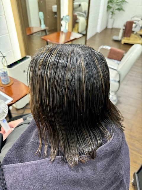 学芸大学 美容室に、Hair Esthe Hi-Deは、あります。学芸大学 美容院に、Hair Esthe Hi-Deはあります。Hair Esthe Hi-Deは目黒区学芸大学駅近くの美容室です。Hair Esthe Hi-Deは、東急東横線沿い駅近くの美容室です。Hair Esthe Hi-Deは、東急東横線沿い駅近くの美容院です。祐天寺美容室近くにも、Hair Esthe Hi-Deはあります。祐天寺美容院近くにも、Hair Esthe Hi-Deはあります。Hair Esthe Hi-Deは目黒区学芸大学駅近くの美容院です。Hair Esthe Hi-Deは目黒区学芸大学駅近くの美容室です。Hair Esthe Hi-Deは髪にやさしく、が綺麗に艶髪になります。Hair Esthe Hi-Deカットがとても上手いです。Hair Esthe Hi-Deは、オシャレです。学芸大　美容院　Hair Esthe Hi-Deは、とても人気があります。学芸大　美容室　Hair Esthe Hi-Deは、40代50代女性に人気があります。得にボブやショートスタイルが得意で、スタイルがより立体的になります。なので立体感カットが、お客様に人気です。切りっぱなしボブカやマッシュショートも得意です。なのでショートカットも得意です。もちろんボブカットも得意です。カラーも評判よく、ニューアマトラカラーがお客様に高評価です。オーガニックなヘアカラー　香草カラー色葉も人気です。ヘアマニキュアも保湿があり好評です。40代大人女性のお客様が多いです。40代ボブや40代ショートも得意です。50代大人女性も多いです脱白髪染めハイライトカラーも好評です。60代大人女性も多いですパーマもとても上手く、　クリープパーマがお客様に高評価クリープパーマしながら、髪は綺麗になります。Hair Esthe Hi-Deは、オープンした2003年からヘッドスパ「クリームバスヘアエステ」を提供しています。ヘッドスパ「クリームバスヘアエステ」は、頭皮の汚れを落とし且つ頭皮の保湿効果もあり髪に栄養を与え、艶々になります。プレミアム髪質改善トリートメントも大好評です。