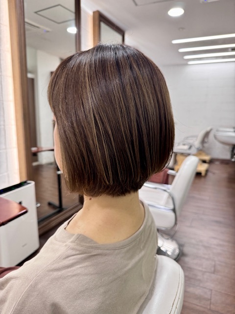 学芸大学 美容室に、Hair Esthe Hi-Deは、あります。学芸大学 美容院に、Hair Esthe Hi-Deはあります。Hair Esthe Hi-Deは目黒区学芸大学駅近くの美容室です。Hair Esthe Hi-Deは、東急東横線沿い駅近くの美容室です。Hair Esthe Hi-Deは、東急東横線沿い駅近くの美容院です。祐天寺美容室近くにも、Hair Esthe Hi-Deはあります。祐天寺美容院近くにも、Hair Esthe Hi-Deはあります。Hair Esthe Hi-Deは目黒区学芸大学駅近くの美容院です。Hair Esthe Hi-Deは目黒区学芸大学駅近くの美容室です。Hair Esthe Hi-Deは髪にやさしく、が綺麗に艶髪になります。Hair Esthe Hi-Deカットがとても上手いです。Hair Esthe Hi-Deは、オシャレです。学芸大　美容院　Hair Esthe Hi-Deは、とても人気があります。学芸大　美容室　Hair Esthe Hi-Deは、40代50代女性に人気があります。得にボブやショートスタイルが得意で、スタイルがより立体的になります。なので立体感カットが、お客様に人気です。切りっぱなしボブカやマッシュショートも得意です。なのでショートカットも得意です。もちろんボブカットも得意です。カラーも評判よく、ニューアマトラカラーがお客様に高評価です。オーガニックなヘアカラー　香草カラー色葉も人気です。ヘアマニキュアも保湿があり好評です。40代大人女性のお客様が多いです。40代ボブや40代ショートも得意です。50代大人女性も多いです脱白髪染めハイライトカラーも好評です。60代大人女性も多いですパーマもとても上手く、　クリープパーマがお客様に高評価クリープパーマしながら、髪は綺麗になります。Hair Esthe Hi-Deは、オープンした2003年からヘッドスパ「クリームバスヘアエステ」を提供しています。ヘッドスパ「クリームバスヘアエステ」は、頭皮の汚れを落とし且つ頭皮の保湿効果もあり髪に栄養を与え、艶々になります。プレミアム髪質改善トリートメントも大好評です。