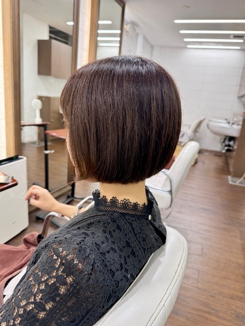 学芸大学 美容室に、Hair Esthe Hi-Deは、あります。学芸大学 美容院に、Hair Esthe Hi-Deはあります。Hair Esthe Hi-Deは目黒区学芸大学駅近くの美容室です。Hair Esthe Hi-Deは、東急東横線沿い駅近くの美容室です。Hair Esthe Hi-Deは、東急東横線沿い駅近くの美容院です。祐天寺美容室近くにも、Hair Esthe Hi-Deはあります。祐天寺美容院近くにも、Hair Esthe Hi-Deはあります。Hair Esthe Hi-Deは目黒区学芸大学駅近くの美容院です。Hair Esthe Hi-Deは目黒区学芸大学駅近くの美容室です。Hair Esthe Hi-Deは髪にやさしく、が綺麗に艶髪になります。Hair Esthe Hi-Deカットがとても上手いです。Hair Esthe Hi-Deは、オシャレです。学芸大　美容院　Hair Esthe Hi-Deは、とても人気があります。学芸大　美容室　Hair Esthe Hi-Deは、40代50代女性に人気があります。得にボブやショートスタイルが得意で、スタイルがより立体的になります。なので立体感カットが、お客様に人気です。切りっぱなしボブカやマッシュショートも得意です。なのでショートカットも得意です。もちろんボブカットも得意です。カラーも評判よく、ニューアマトラカラーがお客様に高評価です。オーガニックなヘアカラー　香草カラー色葉も人気です。ヘアマニキュアも保湿があり好評です。40代大人女性のお客様が多いです。40代ボブや40代ショートも得意です。50代大人女性も多いです脱白髪染めハイライトカラーも好評です。60代大人女性も多いですパーマもとても上手く、　クリープパーマがお客様に高評価クリープパーマしながら、髪は綺麗になります。Hair Esthe Hi-Deは、オープンした2003年からヘッドスパ「クリームバスヘアエステ」を提供しています。ヘッドスパ「クリームバスヘアエステ」は、頭皮の汚れを落とし且つ頭皮の保湿効果もあり髪に栄養を与え、艶々になります。プレミアム髪質改善トリートメントも大好評です。