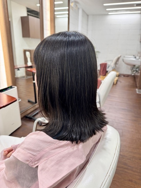 学芸大学 美容室に、Hair Esthe Hi-Deは、あります。学芸大学 美容院に、Hair Esthe Hi-Deはあります。Hair Esthe Hi-Deは目黒区学芸大学駅近くの美容室です。Hair Esthe Hi-Deは、東急東横線沿い駅近くの美容室です。Hair Esthe Hi-Deは、東急東横線沿い駅近くの美容院です。祐天寺美容室近くにも、Hair Esthe Hi-Deはあります。祐天寺美容院近くにも、Hair Esthe Hi-Deはあります。Hair Esthe Hi-Deは目黒区学芸大学駅近くの美容院です。Hair Esthe Hi-Deは目黒区学芸大学駅近くの美容室です。Hair Esthe Hi-Deは髪にやさしく、が綺麗に艶髪になります。Hair Esthe Hi-Deカットがとても上手いです。Hair Esthe Hi-Deは、オシャレです。学芸大　美容院　Hair Esthe Hi-Deは、とても人気があります。学芸大　美容室　Hair Esthe Hi-Deは、40代50代女性に人気があります。得にボブやショートスタイルが得意で、スタイルがより立体的になります。なので立体感カットが、お客様に人気です。切りっぱなしボブカやマッシュショートも得意です。なのでショートカットも得意です。もちろんボブカットも得意です。カラーも評判よく、ニューアマトラカラーがお客様に高評価です。オーガニックなヘアカラー　香草カラー色葉も人気です。ヘアマニキュアも保湿があり好評です。40代大人女性のお客様が多いです。40代ボブや40代ショートも得意です。50代大人女性も多いです脱白髪染めハイライトカラーも好評です。60代大人女性も多いですパーマもとても上手く、　クリープパーマがお客様に高評価クリープパーマしながら、髪は綺麗になります。Hair Esthe Hi-Deは、オープンした2003年からヘッドスパ「クリームバスヘアエステ」を提供しています。ヘッドスパ「クリームバスヘアエステ」は、頭皮の汚れを落とし且つ頭皮の保湿効果もあり髪に栄養を与え、艶々になります。プレミアム髪質改善トリートメントも大好評です。