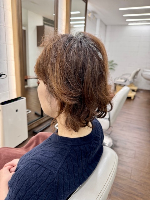 学芸大学 美容室に、Hair Esthe Hi-Deは、あります。学芸大学 美容院に、Hair Esthe Hi-Deはあります。Hair Esthe Hi-Deは目黒区学芸大学駅近くの美容室です。Hair Esthe Hi-Deは、東急東横線沿い駅近くの美容室です。Hair Esthe Hi-Deは、東急東横線沿い駅近くの美容院です。祐天寺美容室近くにも、Hair Esthe Hi-Deはあります。祐天寺美容院近くにも、Hair Esthe Hi-Deはあります。Hair Esthe Hi-Deは目黒区学芸大学駅近くの美容院です。Hair Esthe Hi-Deは目黒区学芸大学駅近くの美容室です。Hair Esthe Hi-Deは髪にやさしく、が綺麗に艶髪になります。Hair Esthe Hi-Deカットがとても上手いです。Hair Esthe Hi-Deは、オシャレです。学芸大　美容院　Hair Esthe Hi-Deは、とても人気があります。学芸大　美容室　Hair Esthe Hi-Deは、40代50代女性に人気があります。得にボブやショートスタイルが得意で、スタイルがより立体的になります。なので立体感カットが、お客様に人気です。切りっぱなしボブカやマッシュショートも得意です。なのでショートカットも得意です。もちろんボブカットも得意です。カラーも評判よく、ニューアマトラカラーがお客様に高評価です。オーガニックなヘアカラー　香草カラー色葉も人気です。ヘアマニキュアも保湿があり好評です。40代大人女性のお客様が多いです。40代ボブや40代ショートも得意です。50代大人女性も多いです脱白髪染めハイライトカラーも好評です。60代大人女性も多いですパーマもとても上手く、　クリープパーマがお客様に高評価クリープパーマしながら、髪は綺麗になります。Hair Esthe Hi-Deは、オープンした2003年からヘッドスパ「クリームバスヘアエステ」を提供しています。ヘッドスパ「クリームバスヘアエステ」は、頭皮の汚れを落とし且つ頭皮の保湿効果もあり髪に栄養を与え、艶々になります。プレミアム髪質改善トリートメントも大好評です。