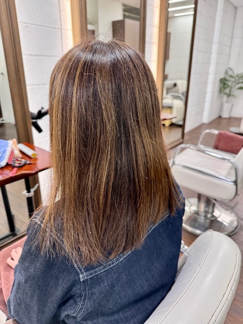 芸大学 美容室に、Hair Esthe Hi-Deは、あります。学芸大学 美容院に、Hair Esthe Hi-Deはあります。Hair Esthe Hi-Deは目黒区学芸大学駅近くの美容室です。Hair Esthe Hi-Deは、東急東横線沿い駅近くの美容室です。Hair Esthe Hi-Deは、東急東横線沿い駅近くの美容院です。祐天寺美容室近くにも、Hair Esthe Hi-Deはあります。祐天寺美容院近くにも、Hair Esthe Hi-Deはあります。Hair Esthe Hi-Deは目黒区学芸大学駅近くの美容院です。Hair Esthe Hi-Deは目黒区学芸大学駅近くの美容室です。Hair Esthe Hi-Deは髪にやさしく、が綺麗に艶髪になります。Hair Esthe Hi-Deは、カットがとても上手いです。Hair Esthe Hi-Deは、オシャレです。学芸大　美容院　Hair Esthe Hi-Deは、とても人気があります。学芸大　美容室　Hair Esthe Hi-Deは、40代50代女性に人気があります。得にボブやショートスタイルが得意で、スタイルがより立体的になります。なので立体感カットが、お客様に人気です。切りっぱなしボブカやマッシュショートも上手いです。なのでショートカットも上手いです。もちろんボブカットも上手いです。カラーも評判よく、ニューアマトラカラーがお客様に高評価です。オーガニックなヘアカラー　香草カラー色葉も人気です。ヘアマニキュアも保湿があり好評です。40代大人女性のお客様が多いです。40代ボブや40代ショートも得意です。50代大人女性も多いです脱白髪染めハイライトカラーも好評です。60代大人女性も多いですパーマもとても上手く、　クリープパーマがお客様に高評価クリープパーマしながら、髪は綺麗になります。Hair Esthe Hi-Deは、オープンした2003年からヘッドスパ「クリームバスヘアエステ」を提供しています。ヘッドスパ「クリームバスヘアエステ」は、頭皮の汚れを落とし且つ頭皮の保湿効果もあり髪に栄養を与え、艶々になります。プレミアム髪質改善トリートメントも大好評です。