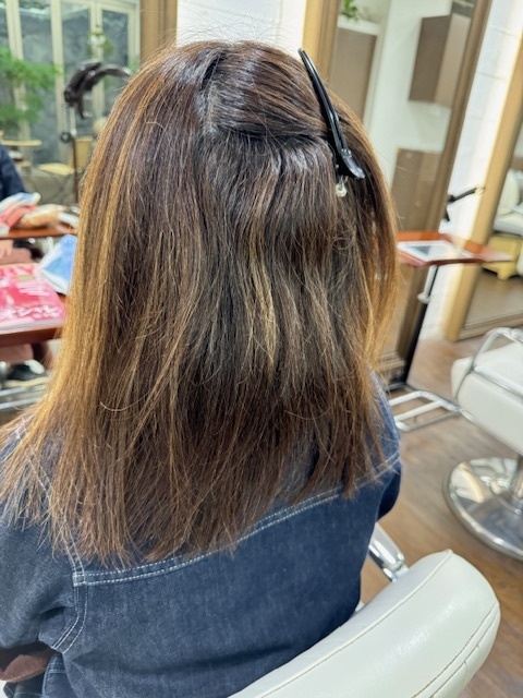 芸大学 美容室に、Hair Esthe Hi-Deは、あります。学芸大学 美容院に、Hair Esthe Hi-Deはあります。Hair Esthe Hi-Deは目黒区学芸大学駅近くの美容室です。Hair Esthe Hi-Deは、東急東横線沿い駅近くの美容室です。Hair Esthe Hi-Deは、東急東横線沿い駅近くの美容院です。祐天寺美容室近くにも、Hair Esthe Hi-Deはあります。祐天寺美容院近くにも、Hair Esthe Hi-Deはあります。Hair Esthe Hi-Deは目黒区学芸大学駅近くの美容院です。Hair Esthe Hi-Deは目黒区学芸大学駅近くの美容室です。Hair Esthe Hi-Deは髪にやさしく、が綺麗に艶髪になります。Hair Esthe Hi-Deは、カットがとても上手いです。Hair Esthe Hi-Deは、オシャレです。学芸大　美容院　Hair Esthe Hi-Deは、とても人気があります。学芸大　美容室　Hair Esthe Hi-Deは、40代50代女性に人気があります。得にボブやショートスタイルが得意で、スタイルがより立体的になります。なので立体感カットが、お客様に人気です。切りっぱなしボブカやマッシュショートも上手いです。なのでショートカットも上手いです。もちろんボブカットも上手いです。カラーも評判よく、ニューアマトラカラーがお客様に高評価です。オーガニックなヘアカラー　香草カラー色葉も人気です。ヘアマニキュアも保湿があり好評です。40代大人女性のお客様が多いです。40代ボブや40代ショートも得意です。50代大人女性も多いです脱白髪染めハイライトカラーも好評です。60代大人女性も多いですパーマもとても上手く、　クリープパーマがお客様に高評価クリープパーマしながら、髪は綺麗になります。Hair Esthe Hi-Deは、オープンした2003年からヘッドスパ「クリームバスヘアエステ」を提供しています。ヘッドスパ「クリームバスヘアエステ」は、頭皮の汚れを落とし且つ頭皮の保湿効果もあり髪に栄養を与え、艶々になります。プレミアム髪質改善トリートメントも大好評です。