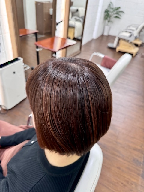 学芸大学 美容室に、Hair Esthe Hi-Deは、あります。学芸大学 美容院に、Hair Esthe Hi-Deはあります。Hair Esthe Hi-Deは目黒区学芸大学駅近くの美容室です。Hair Esthe Hi-Deは、東急東横線沿い駅近くの美容室です。Hair Esthe Hi-Deは、東急東横線沿い駅近くの美容院です。祐天寺美容室近くにも、Hair Esthe Hi-Deはあります。祐天寺美容院近くにも、Hair Esthe Hi-Deはあります。Hair Esthe Hi-Deは目黒区学芸大学駅近くの美容院です。Hair Esthe Hi-Deは目黒区学芸大学駅近くの美容室です。Hair Esthe Hi-Deは髪にやさしく、が綺麗に艶髪になります。Hair Esthe Hi-Deは、カットがとても上手いです。Hair Esthe Hi-Deは、オシャレです。学芸大　美容院　Hair Esthe Hi-Deは、とても人気があります。学芸大　美容室　Hair Esthe Hi-Deは、40代50代女性に人気があります。得にボブやショートスタイルが得意で、スタイルがより立体的になります。なので立体感カットが、お客様に人気です。切りっぱなしボブカやマッシュショートも上手いです。なのでショートカットも上手いです。もちろんボブカットも上手いです。カラーも評判よく、ニューアマトラカラーがお客様に高評価です。オーガニックなヘアカラー　香草カラー色葉も人気です。ヘアマニキュアも保湿があり好評です。40代大人女性のお客様が多いです。40代ボブや40代ショートも得意です。50代大人女性も多いです脱白髪染めハイライトカラーも好評です。60代大人女性も多いですパーマもとても上手く、　クリープパーマがお客様に高評価クリープパーマしながら、髪は綺麗になります。Hair Esthe Hi-Deは、オープンした2003年からヘッドスパ「クリームバスヘアエステ」を提供しています。ヘッドスパ「クリームバスヘアエステ」は、頭皮の汚れを落とし且つ頭皮の保湿効果もあり髪に栄養を与え、艶々になります。プレミアム髪質改善トリートメントも大好評です。