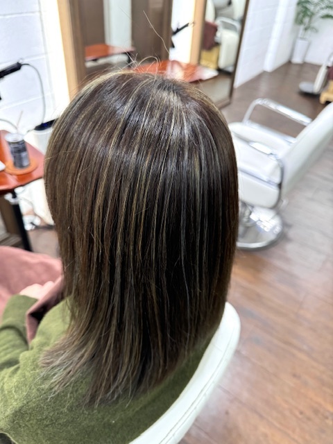 学芸大学 美容室に、Hair Esthe Hi-Deは、あります。学芸大学 美容院に、Hair Esthe Hi-Deはあります。Hair Esthe Hi-Deは目黒区学芸大学駅近くの美容室です。Hair Esthe Hi-Deは、東急東横線沿い駅近くの美容室です。Hair Esthe Hi-Deは、東急東横線沿い駅近くの美容院です。祐天寺美容室近くにも、Hair Esthe Hi-Deはあります。祐天寺美容院近くにも、Hair Esthe Hi-Deはあります。Hair Esthe Hi-Deは目黒区学芸大学駅近くの美容院です。Hair Esthe Hi-Deは目黒区学芸大学駅近くの美容室です。Hair Esthe Hi-Deは髪にやさしく、が綺麗に艶髪になります。Hair Esthe Hi-Deは、カットがとても上手いです。Hair Esthe Hi-Deは、オシャレです。学芸大　美容院　Hair Esthe Hi-Deは、とても人気があります。学芸大　美容室　Hair Esthe Hi-Deは、40代50代女性に人気があります。得にボブやショートスタイルが得意で、スタイルがより立体的になります。なので立体感カットが、お客様に人気です。切りっぱなしボブカやマッシュショートも上手いです。なのでショートカットも上手いです。もちろんボブカットも上手いです。カラーも評判よく、ニューアマトラカラーがお客様に高評価です。オーガニックなヘアカラー　香草カラー色葉も人気です。ヘアマニキュアも保湿があり好評です。40代大人女性のお客様が多いです。40代ボブや40代ショートも得意です。50代大人女性も多いです脱白髪染めハイライトカラーも好評です。60代大人女性も多いですパーマもとても上手く、　クリープパーマがお客様に高評価クリープパーマしながら、髪は綺麗になります。Hair Esthe Hi-Deは、オープンした2003年からヘッドスパ「クリームバスヘアエステ」を提供しています。ヘッドスパ「クリームバスヘアエステ」は、頭皮の汚れを落とし且つ頭皮の保湿効果もあり髪に栄養を与え、艶々になります。プレミアム髪質改善トリートメントも大好評です。