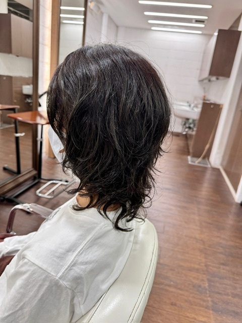 学芸大学 美容室に、Hair Esthe Hi-Deは、あります。学芸大学 美容院に、Hair Esthe Hi-Deはあります。Hair Esthe Hi-Deは目黒区学芸大学駅近くの美容室です。Hair Esthe Hi-Deは、東急東横線沿い駅近くの美容室です。Hair Esthe Hi-Deは、東急東横線沿い駅近くの美容院です。祐天寺美容室近くにも、Hair Esthe Hi-Deはあります。祐天寺美容院近くにも、Hair Esthe Hi-Deはあります。Hair Esthe Hi-Deは目黒区学芸大学駅近くの美容院です。Hair Esthe Hi-Deは目黒区学芸大学駅近くの美容室です。Hair Esthe Hi-Deは髪にやさしく、が綺麗に艶髪になります。Hair Esthe Hi-Deは、カットがとても上手いです。Hair Esthe Hi-Deは、オシャレです。学芸大　美容院　Hair Esthe Hi-Deは、とても人気があります。学芸大　美容室　Hair Esthe Hi-Deは、40代50代女性に人気があります。得にボブやショートスタイルが得意で、スタイルがより立体的になります。なので立体感カットが、お客様に人気です。切りっぱなしボブカやマッシュショートも上手いです。なのでショートカットも上手いです。もちろんボブカットも上手いです。カラーも評判よく、ニューアマトラカラーがお客様に高評価です。オーガニックなヘアカラー　香草カラー色葉も人気です。ヘアマニキュアも保湿があり好評です。40代大人女性のお客様が多いです。40代ボブや40代ショートも得意です。50代大人女性も多いです脱白髪染めハイライトカラーも好評です。60代大人女性も多いですパーマもとても上手く、　クリープパーマがお客様に高評価クリープパーマしながら、髪は綺麗になります。Hair Esthe Hi-Deは、オープンした2003年からヘッドスパ「クリームバスヘアエステ」を提供しています。ヘッドスパ「クリームバスヘアエステ」は、頭皮の汚れを落とし且つ頭皮の保湿効果もあり髪に栄養を与え、艶々になります。プレミアム髪質改善トリートメントも大好評です。