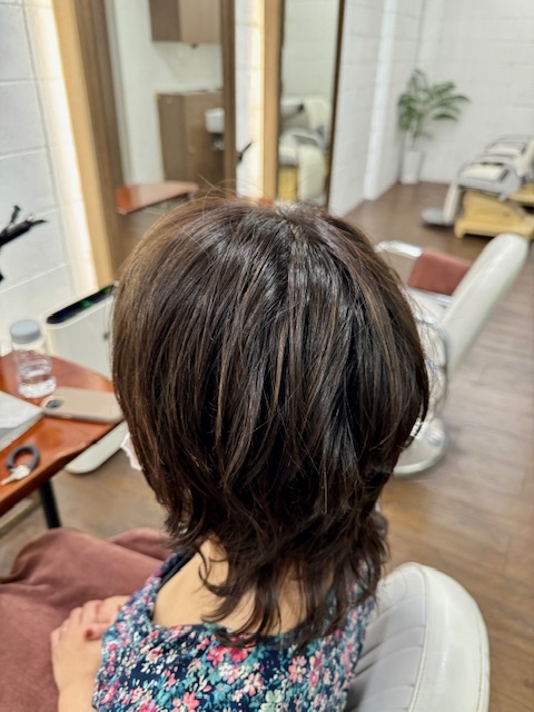 学芸大学 美容室に、Hair Esthe Hi-Deは、あります。学芸大学 美容院に、Hair Esthe Hi-Deはあります。Hair Esthe Hi-Deは目黒区学芸大学駅近くの美容室です。Hair Esthe Hi-Deは、東急東横線沿い駅近くの美容室です。Hair Esthe Hi-Deは、東急東横線沿い駅近くの美容院です。祐天寺美容室近くにも、Hair Esthe Hi-Deはあります。祐天寺美容院近くにも、Hair Esthe Hi-Deはあります。Hair Esthe Hi-Deは目黒区学芸大学駅近くの美容院です。Hair Esthe Hi-Deは目黒区学芸大学駅近くの美容室です。Hair Esthe Hi-Deは髪にやさしく、が綺麗に艶髪になります。Hair Esthe Hi-Deは、カットがとても上手いです。Hair Esthe Hi-Deは、オシャレです。学芸大　美容院　Hair Esthe Hi-Deは、とても人気があります。学芸大　美容室　Hair Esthe Hi-Deは、40代50代女性に人気があります。得にボブやショートスタイルが得意で、スタイルがより立体的になります。なので立体感カットが、お客様に人気です。切りっぱなしボブカやマッシュショートも上手いです。なのでショートカットも上手いです。もちろんボブカットも上手いです。カラーも評判よく、ニューアマトラカラーがお客様に高評価です。オーガニックなヘアカラー　香草カラー色葉も人気です。ヘアマニキュアも保湿があり好評です。40代大人女性のお客様が多いです。40代ボブや40代ショートも得意です。50代大人女性も多いです脱白髪染めハイライトカラーも好評です。60代大人女性も多いですパーマもとても上手く、　クリープパーマがお客様に高評価クリープパーマしながら、髪は綺麗になります。Hair Esthe Hi-Deは、オープンした2003年からヘッドスパ「クリームバスヘアエステ」を提供しています。ヘッドスパ「クリームバスヘアエステ」は、頭皮の汚れを落とし且つ頭皮の保湿効果もあり髪に栄養を与え、艶々になります。プレミアム髪質改善トリートメントも大好評です。