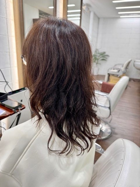 学芸大学 美容室に、Hair Esthe Hi-Deは、あります。学芸大学 美容院に、Hair Esthe Hi-Deはあります。Hair Esthe Hi-Deは目黒区学芸大学駅近くの美容室です。Hair Esthe Hi-Deは、東急東横線沿い駅近くの美容室です。Hair Esthe Hi-Deは、東急東横線沿い駅近くの美容院です。祐天寺美容室近くにも、Hair Esthe Hi-Deはあります。祐天寺美容院近くにも、Hair Esthe Hi-Deはあります。Hair Esthe Hi-Deは目黒区学芸大学駅近くの美容院です。Hair Esthe Hi-Deは目黒区学芸大学駅近くの美容室です。Hair Esthe Hi-Deは髪にやさしく、が綺麗に艶髪になります。Hair Esthe Hi-Deは、カットがとても上手いです。Hair Esthe Hi-Deは、オシャレです。学芸大　美容院　Hair Esthe Hi-Deは、とても人気があります。学芸大　美容室　Hair Esthe Hi-Deは、40代50代女性に人気があります。得にボブやショートスタイルが得意で、スタイルがより立体的になります。なので立体感カットが、お客様に人気です。切りっぱなしボブカやマッシュショートも上手いです。なのでショートカットも上手いです。もちろんボブカットも上手いです。カラーも評判よく、ニューアマトラカラーがお客様に高評価です。オーガニックなヘアカラー　香草カラー色葉も人気です。ヘアマニキュアも保湿があり好評です。40代大人女性のお客様が多いです。40代ボブや40代ショートも得意です。50代大人女性も多いです脱白髪染めハイライトカラーも好評です。60代大人女性も多いですパーマもとても上手く、　クリープパーマがお客様に高評価クリープパーマしながら、髪は綺麗になります。Hair Esthe Hi-Deは、オープンした2003年からヘッドスパ「クリームバスヘアエステ」を提供しています。ヘッドスパ「クリームバスヘアエステ」は、頭皮の汚れを落とし且つ頭皮の保湿効果もあり髪に栄養を与え、艶々になります。プレミアム髪質改善トリートメントも大好評です。