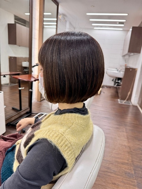 学芸大学 美容室に、Hair Esthe Hi-Deは、あります。学芸大学 美容院に、Hair Esthe Hi-Deはあります。Hair Esthe Hi-Deは目黒区学芸大学駅近くの美容室です。Hair Esthe Hi-Deは、東急東横線沿い駅近くの美容室です。Hair Esthe Hi-Deは、東急東横線沿い駅近くの美容院です。祐天寺美容室近くにも、Hair Esthe Hi-Deはあります。祐天寺美容院近くにも、Hair Esthe Hi-Deはあります。Hair Esthe Hi-Deは目黒区学芸大学駅近くの美容院です。Hair Esthe Hi-Deは目黒区学芸大学駅近くの美容室です。Hair Esthe Hi-Deは髪にやさしく、が綺麗に艶髪になります。Hair Esthe Hi-Deは、カットがとても上手いです。Hair Esthe Hi-Deは、オシャレです。学芸大　美容院　Hair Esthe Hi-Deは、とても人気があります。学芸大　美容室　Hair Esthe Hi-Deは、40代50代女性に人気があります。得にボブやショートスタイルが得意で、スタイルがより立体的になります。なので立体感カットが、お客様に人気です。切りっぱなしボブカやマッシュショートも上手いです。なのでショートカットも上手いです。もちろんボブカットも上手いです。カラーも評判よく、ニューアマトラカラーがお客様に高評価です。オーガニックなヘアカラー　香草カラー色葉も人気です。ヘアマニキュアも保湿があり好評です。40代大人女性のお客様が多いです。40代ボブや40代ショートも得意です。50代大人女性も多いです脱白髪染めハイライトカラーも好評です。60代大人女性も多いですパーマもとても上手く、　クリープパーマがお客様に高評価クリープパーマしながら、髪は綺麗になります。Hair Esthe Hi-Deは、オープンした2003年からヘッドスパ「クリームバスヘアエステ」を提供しています。ヘッドスパ「クリームバスヘアエステ」は、頭皮の汚れを落とし且つ頭皮の保湿効果もあり髪に栄養を与え、艶々になります。プレミアム髪質改善トリートメントも大好評です。