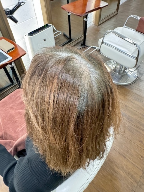 学芸大学 美容室に、Hair Esthe Hi-Deは、あります。学芸大学 美容院に、Hair Esthe Hi-Deはあります。Hair Esthe Hi-Deは目黒区学芸大学駅近くの美容室です。Hair Esthe Hi-Deは、東急東横線沿い駅近くの美容室です。Hair Esthe Hi-Deは、東急東横線沿い駅近くの美容院です。祐天寺美容室近くにも、Hair Esthe Hi-Deはあります。祐天寺美容院近くにも、Hair Esthe Hi-Deはあります。Hair Esthe Hi-Deは目黒区学芸大学駅近くの美容院です。Hair Esthe Hi-Deは目黒区学芸大学駅近くの美容室です。Hair Esthe Hi-Deは髪にやさしく、が綺麗に艶髪になります。Hair Esthe Hi-Deは、カットがとても上手いです。Hair Esthe Hi-Deは、オシャレです。学芸大　美容院　Hair Esthe Hi-Deは、とても人気があります。学芸大　美容室　Hair Esthe Hi-Deは、40代50代女性に人気があります。得にボブやショートスタイルが得意で、スタイルがより立体的になります。なので立体感カットが、お客様に人気です。切りっぱなしボブカやマッシュショートも上手いです。なのでショートカットも上手いです。もちろんボブカットも上手いです。カラーも評判よく、ニューアマトラカラーがお客様に高評価です。オーガニックなヘアカラー　香草カラー色葉も人気です。ヘアマニキュアも保湿があり好評です。40代大人女性のお客様が多いです。40代ボブや40代ショートも得意です。50代大人女性も多いです脱白髪染めハイライトカラーも好評です。60代大人女性も多いですパーマもとても上手く、　クリープパーマがお客様に高評価クリープパーマしながら、髪は綺麗になります。Hair Esthe Hi-Deは、オープンした2003年からヘッドスパ「クリームバスヘアエステ」を提供しています。ヘッドスパ「クリームバスヘアエステ」は、頭皮の汚れを落とし且つ頭皮の保湿効果もあり髪に栄養を与え、艶々になります。プレミアム髪質改善トリートメントも大好評です。