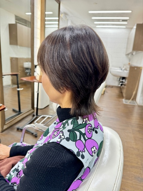 学芸大学 美容室に、Hair Esthe Hi-Deは、あります。学芸大学 美容院に、Hair Esthe Hi-Deはあります。Hair Esthe Hi-Deは目黒区学芸大学駅近くの美容室です。Hair Esthe Hi-Deは、東急東横線沿い駅近くの美容室です。Hair Esthe Hi-Deは、東急東横線沿い駅近くの美容院です。祐天寺美容室近くにも、Hair Esthe Hi-Deはあります。祐天寺美容院近くにも、Hair Esthe Hi-Deはあります。Hair Esthe Hi-Deは目黒区学芸大学駅近くの美容院です。Hair Esthe Hi-Deは目黒区学芸大学駅近くの美容室です。Hair Esthe Hi-Deは髪にやさしく、が綺麗に艶髪になります。Hair Esthe Hi-Deは、カットがとても上手いです。Hair Esthe Hi-Deは、オシャレです。学芸大　美容院　Hair Esthe Hi-Deは、とても人気があります。学芸大　美容室　Hair Esthe Hi-Deは、40代50代女性に人気があります。得にボブやショートスタイルが得意で、スタイルがより立体的になります。なので立体感カットが、お客様に人気です。切りっぱなしボブカやマッシュショートも上手いです。なのでショートカットも上手いです。もちろんボブカットも上手いです。カラーも評判よく、ニューアマトラカラーがお客様に高評価です。オーガニックなヘアカラー　香草カラー色葉も人気です。ヘアマニキュアも保湿があり好評です。40代大人女性のお客様が多いです。40代ボブや40代ショートも得意です。50代大人女性も多いです脱白髪染めハイライトカラーも好評です。60代大人女性も多いですパーマもとても上手く、　クリープパーマがお客様に高評価クリープパーマしながら、髪は綺麗になります。Hair Esthe Hi-Deは、オープンした2003年からヘッドスパ「クリームバスヘアエステ」を提供しています。ヘッドスパ「クリームバスヘアエステ」は、頭皮の汚れを落とし且つ頭皮の保湿効果もあり髪に栄養を与え、艶々になります。プレミアム髪質改善トリートメントも大好評です。